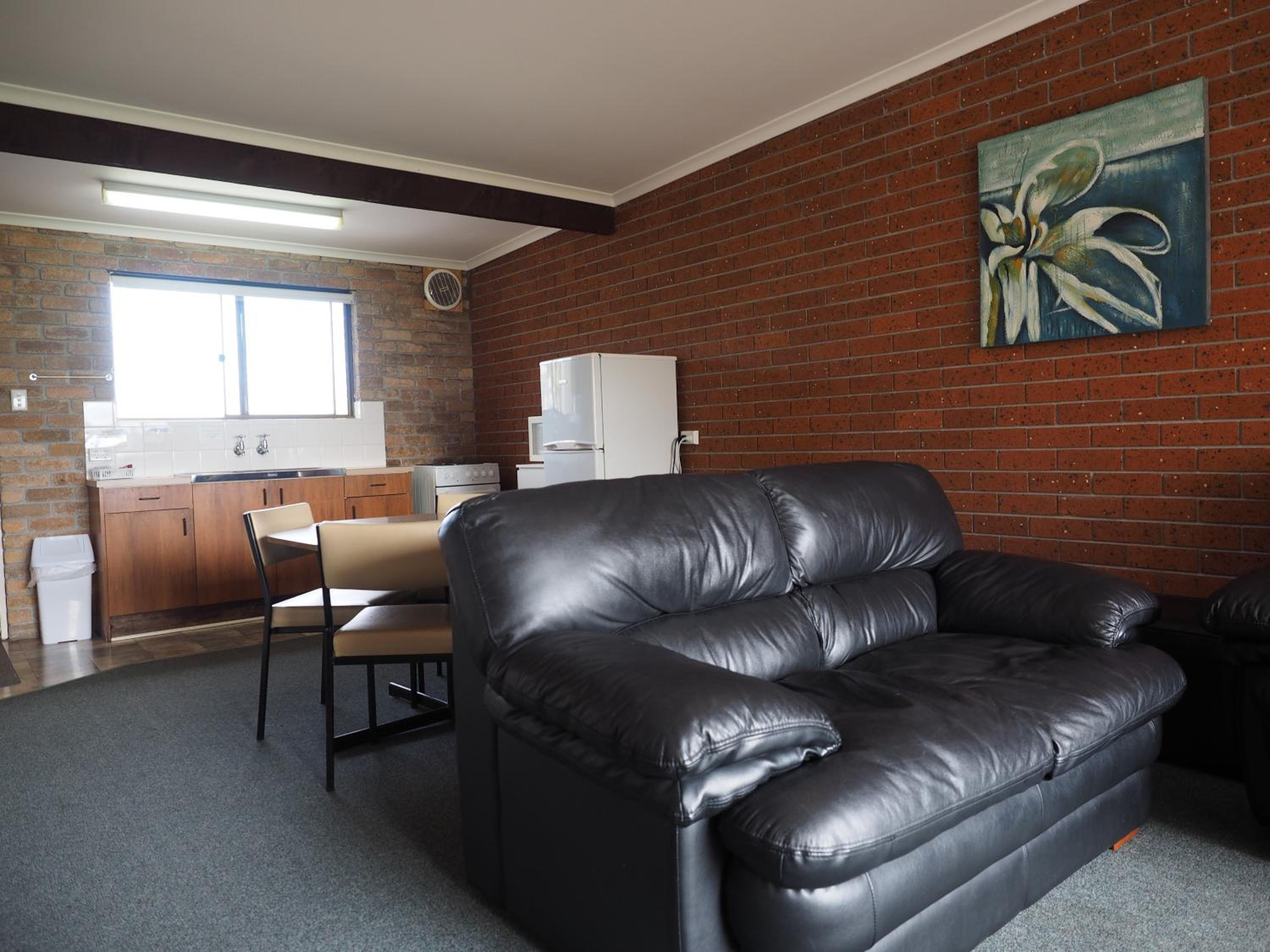 Two-Bedroom Apartment - Photo 3
