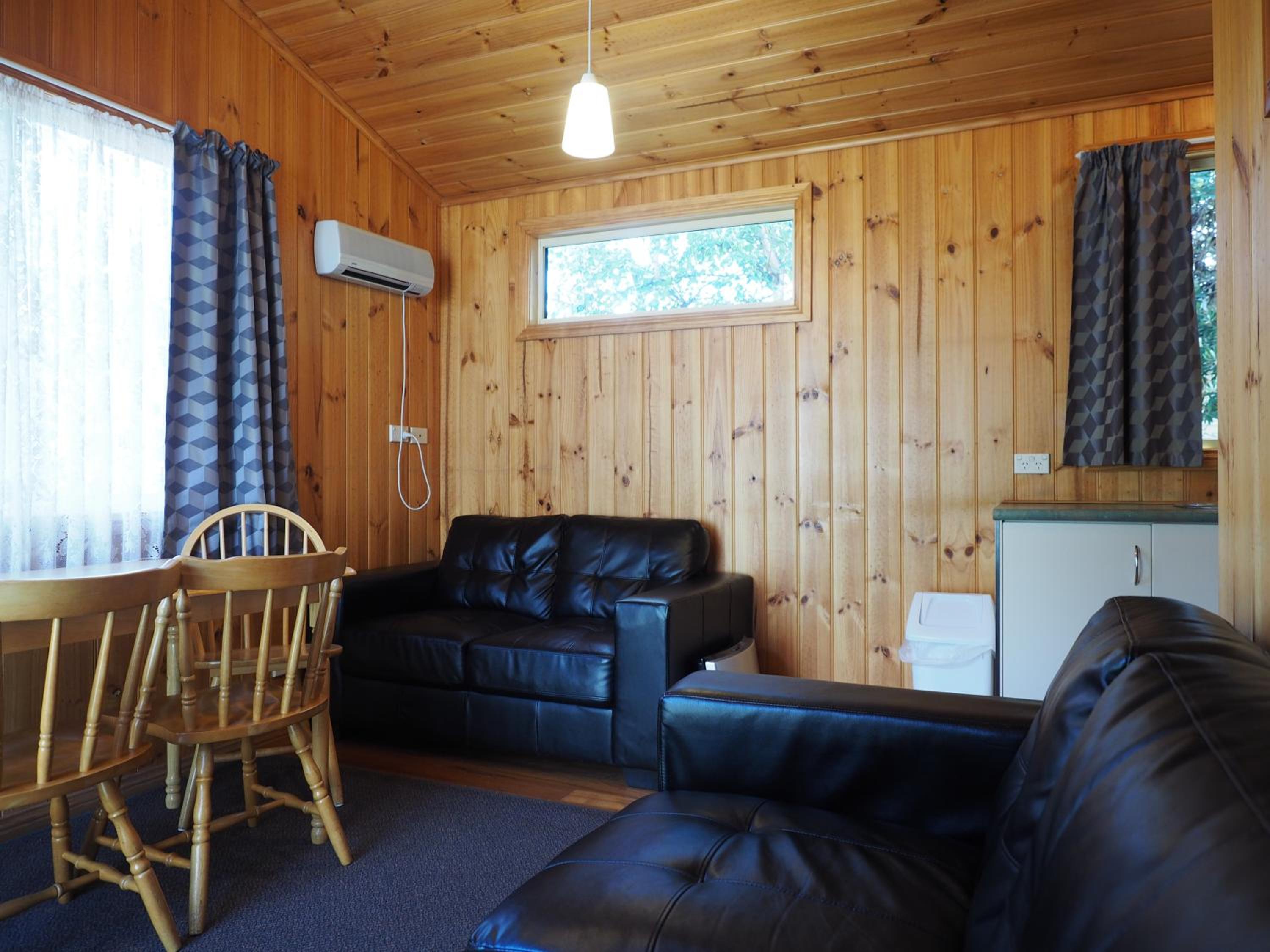 Deluxe Cabin - Photo 4