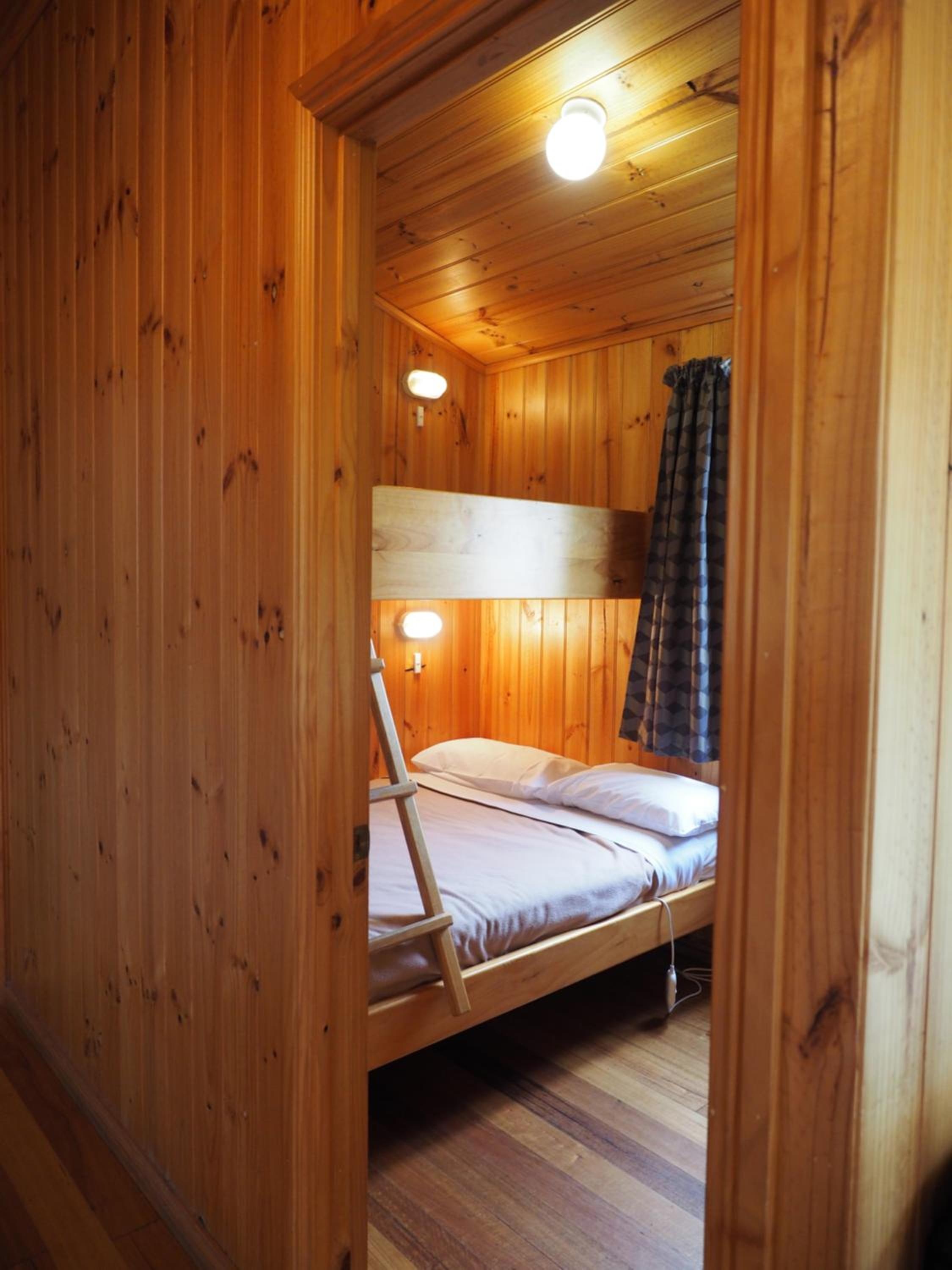 Deluxe Cabin - Photo 2
