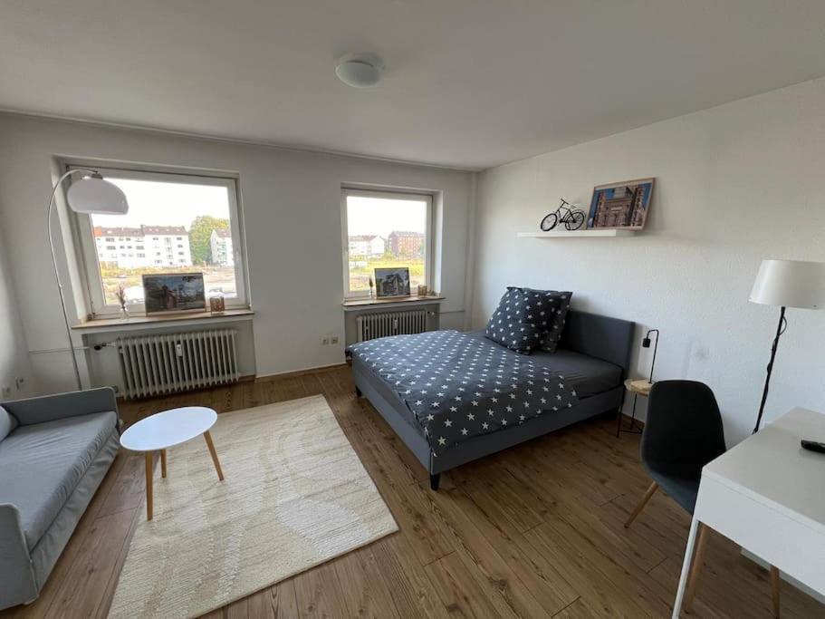 One-Bedroom Apartment photo 1