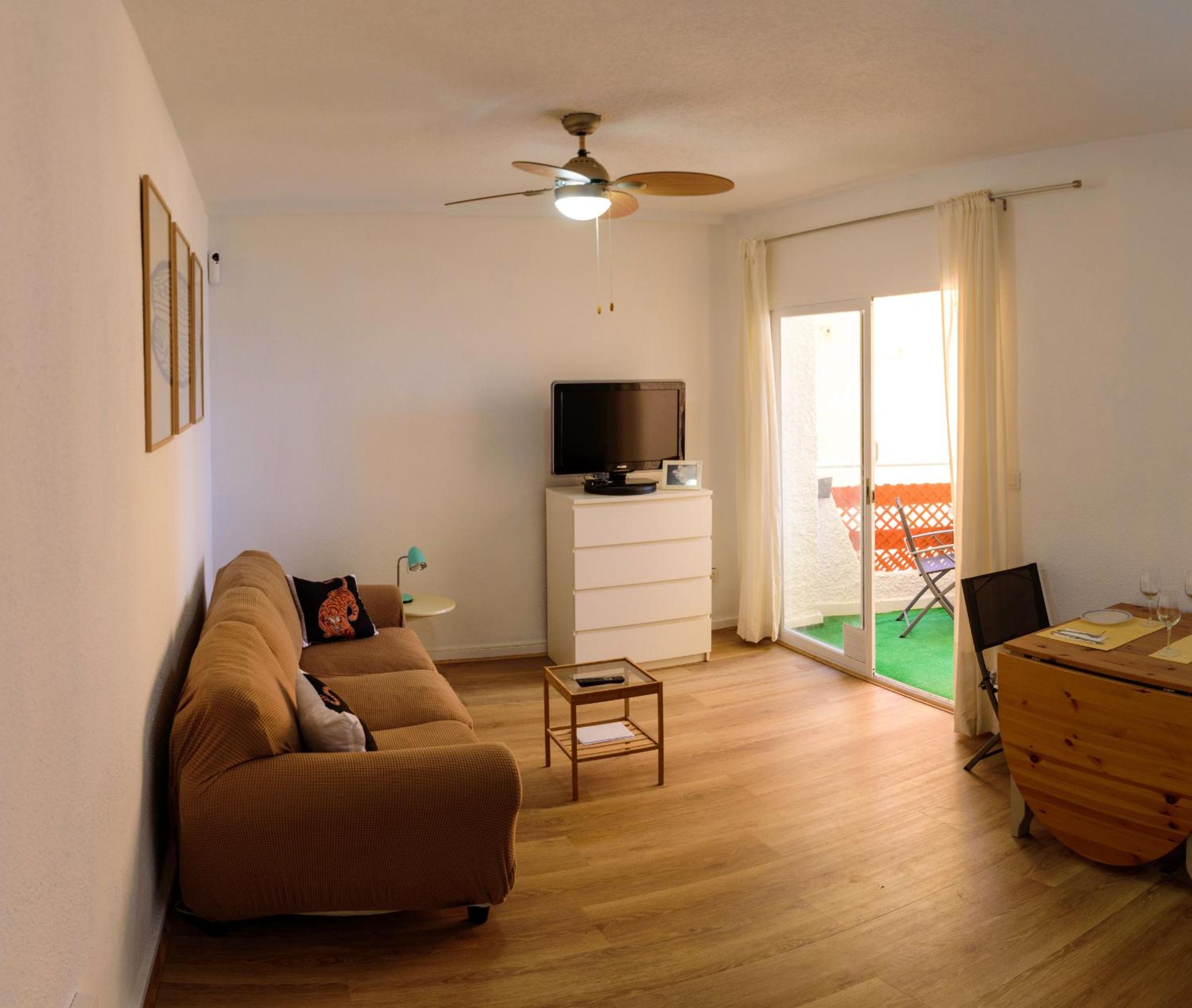 Apartamento con Balcón
