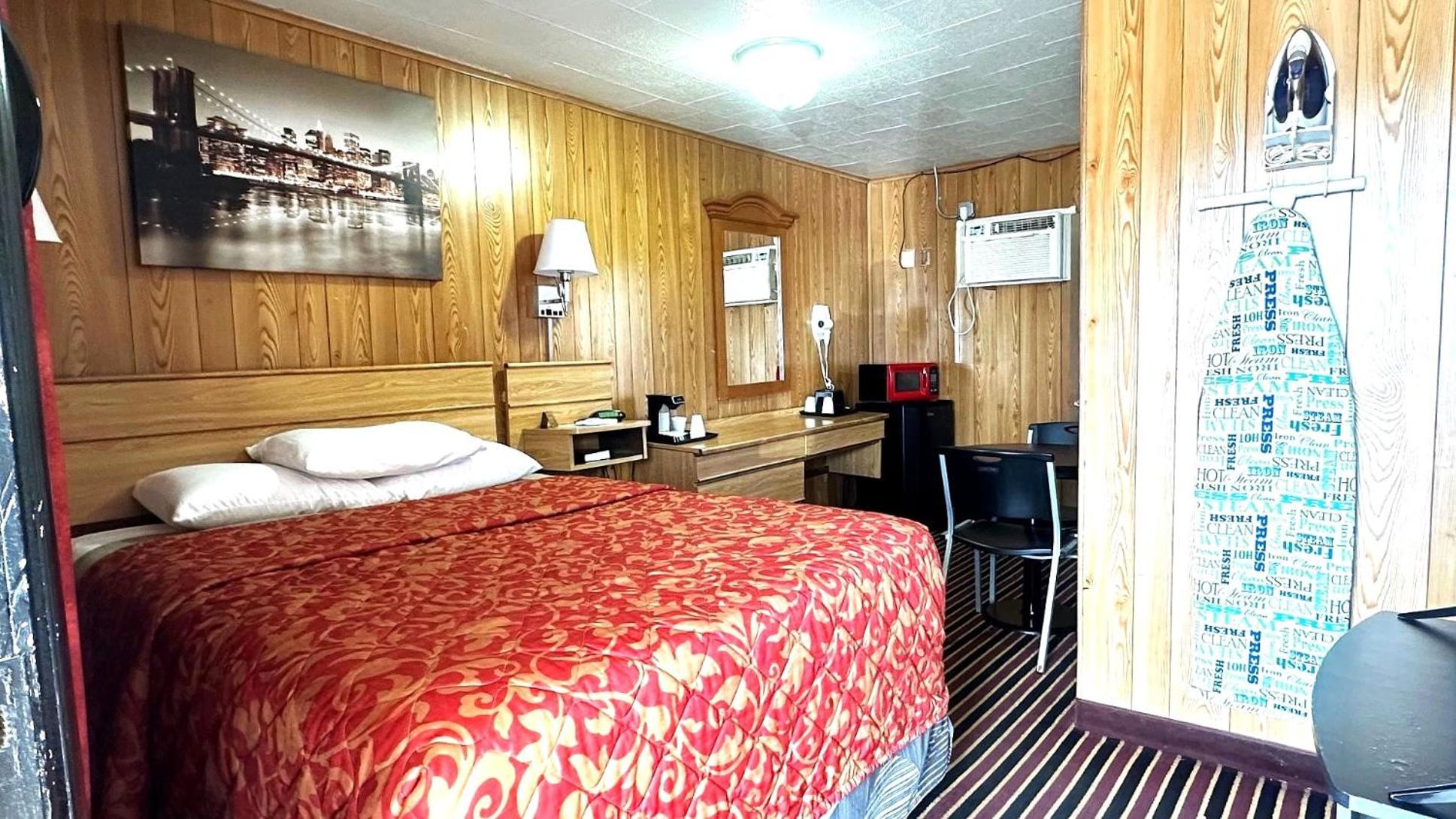 Queen Room - Non-Smoking