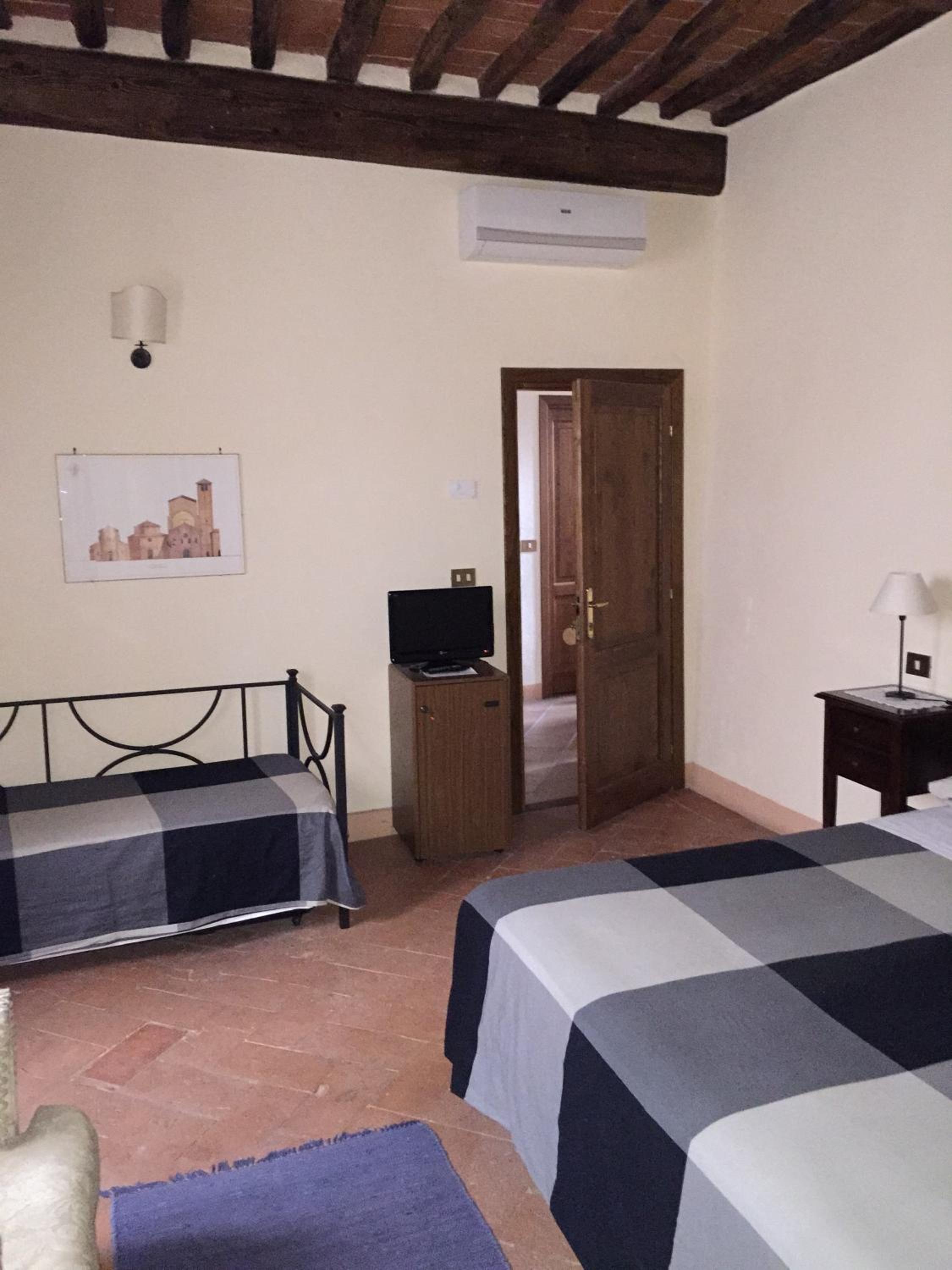Triple Room - Photo 2