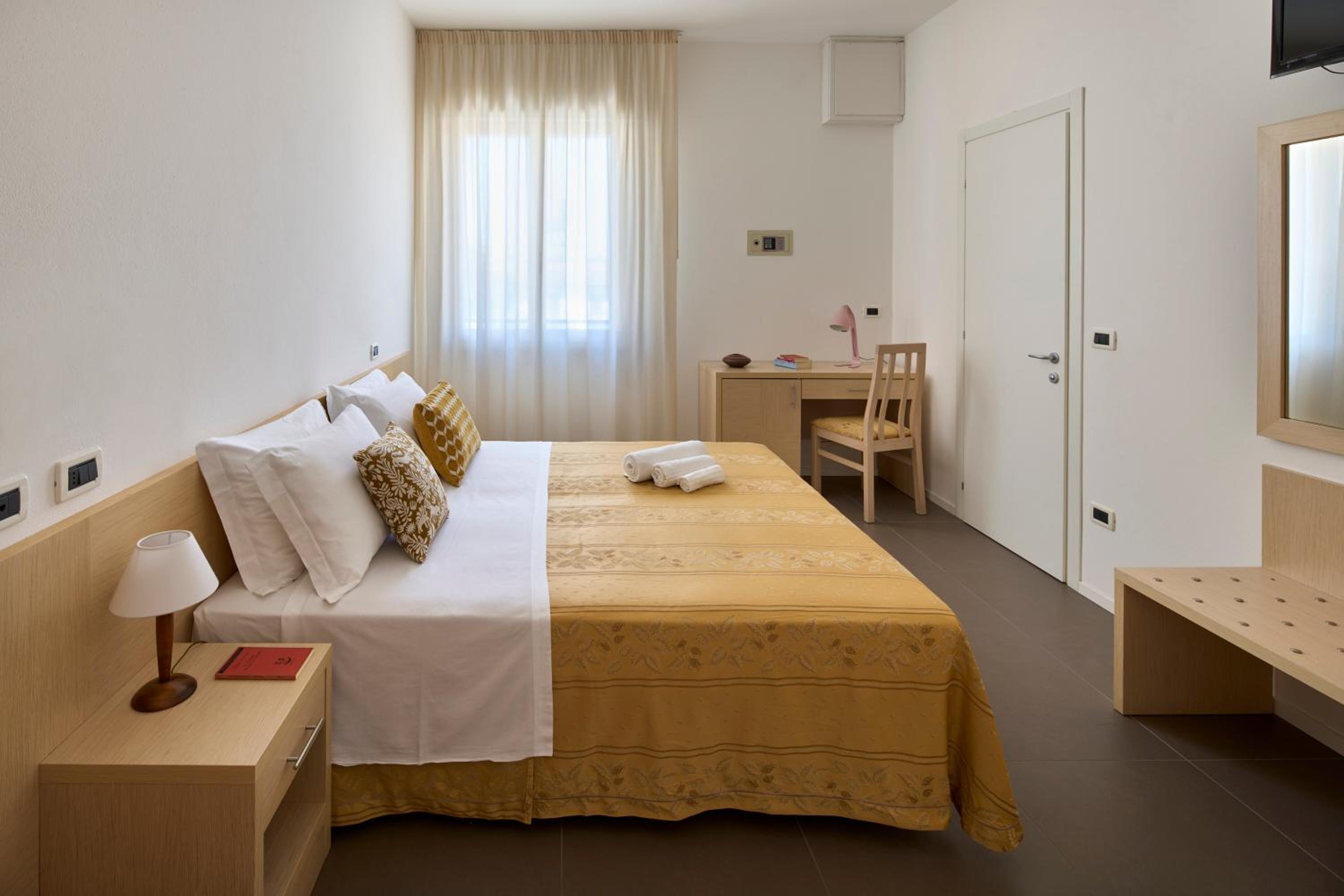 Double or Twin Room photo 1