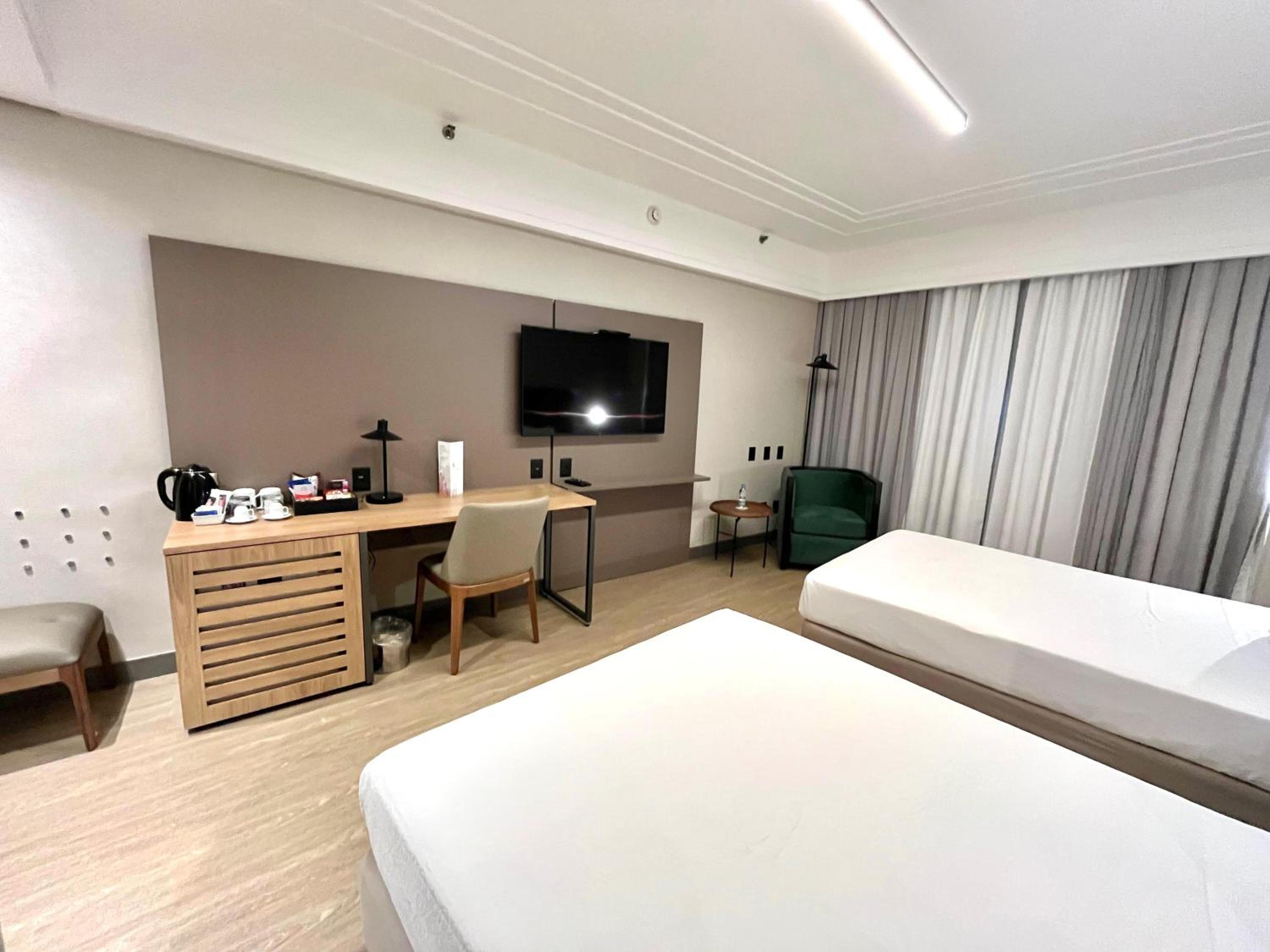 Executive Twin Room - Photo 6