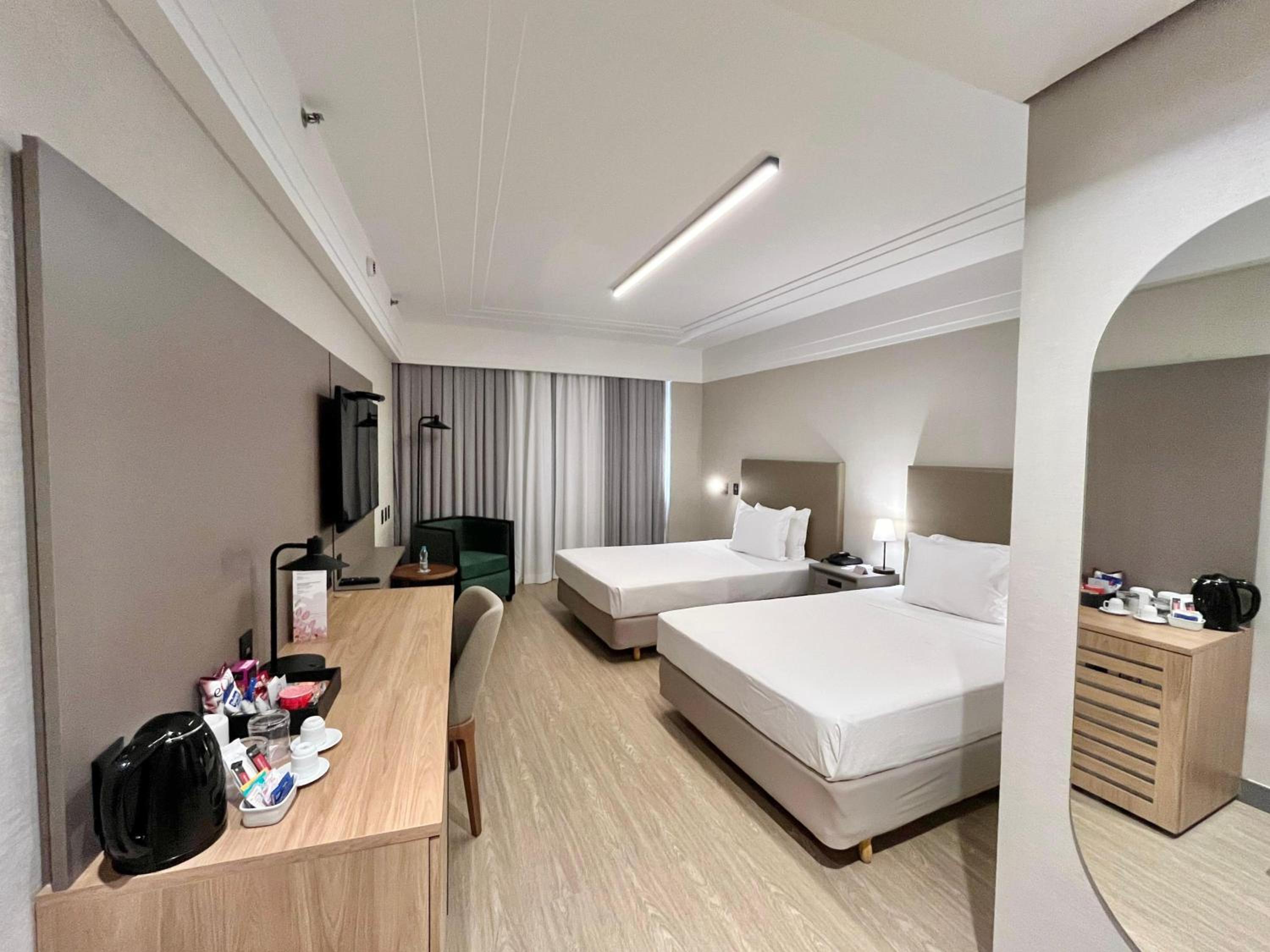 Executive Twin Room - Photo 8