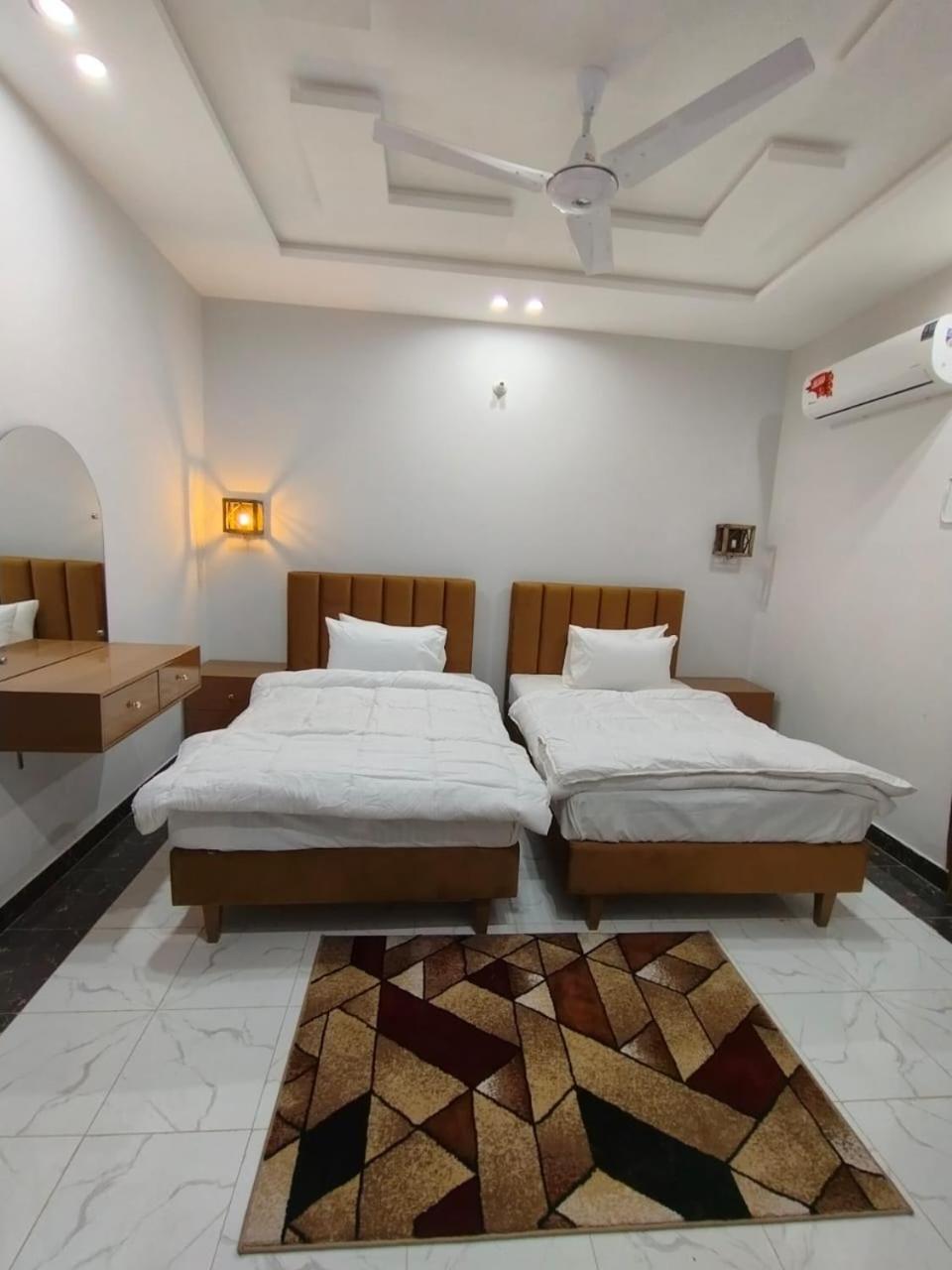 Deluxe Twin Room photo 2