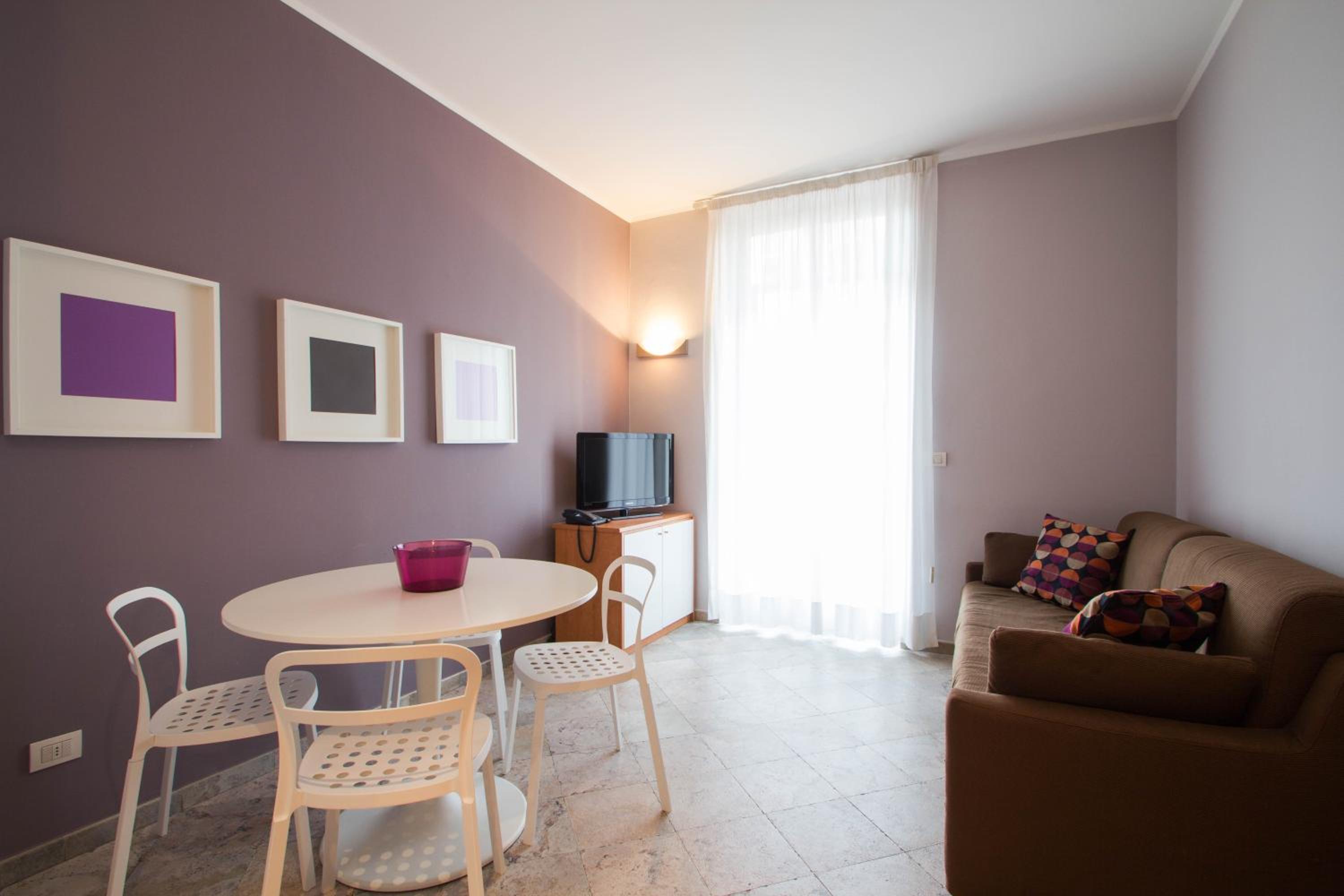 One-Bedroom Apartment - Photo 10