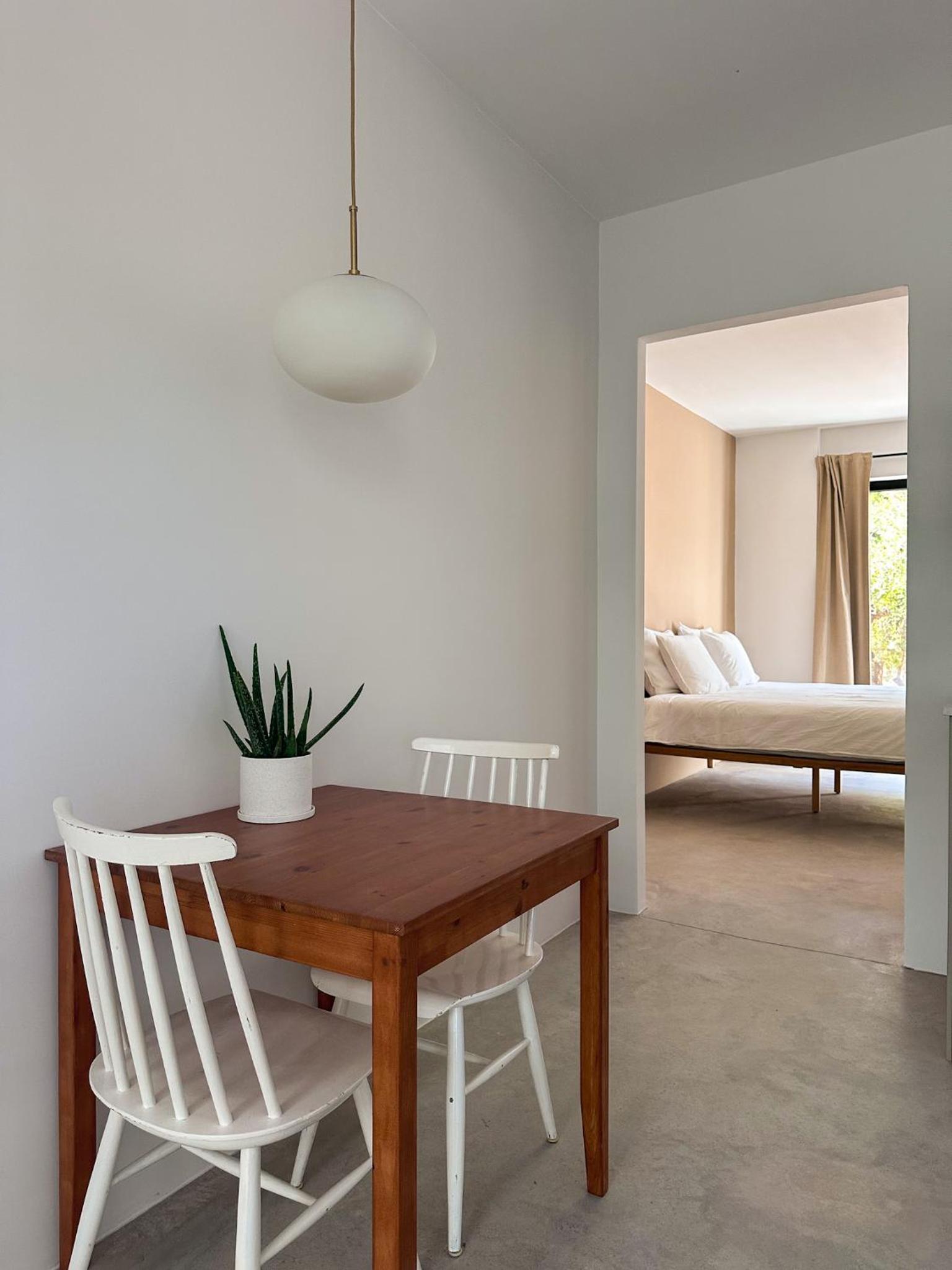Apartamento de tres habitaciones con vista al lago