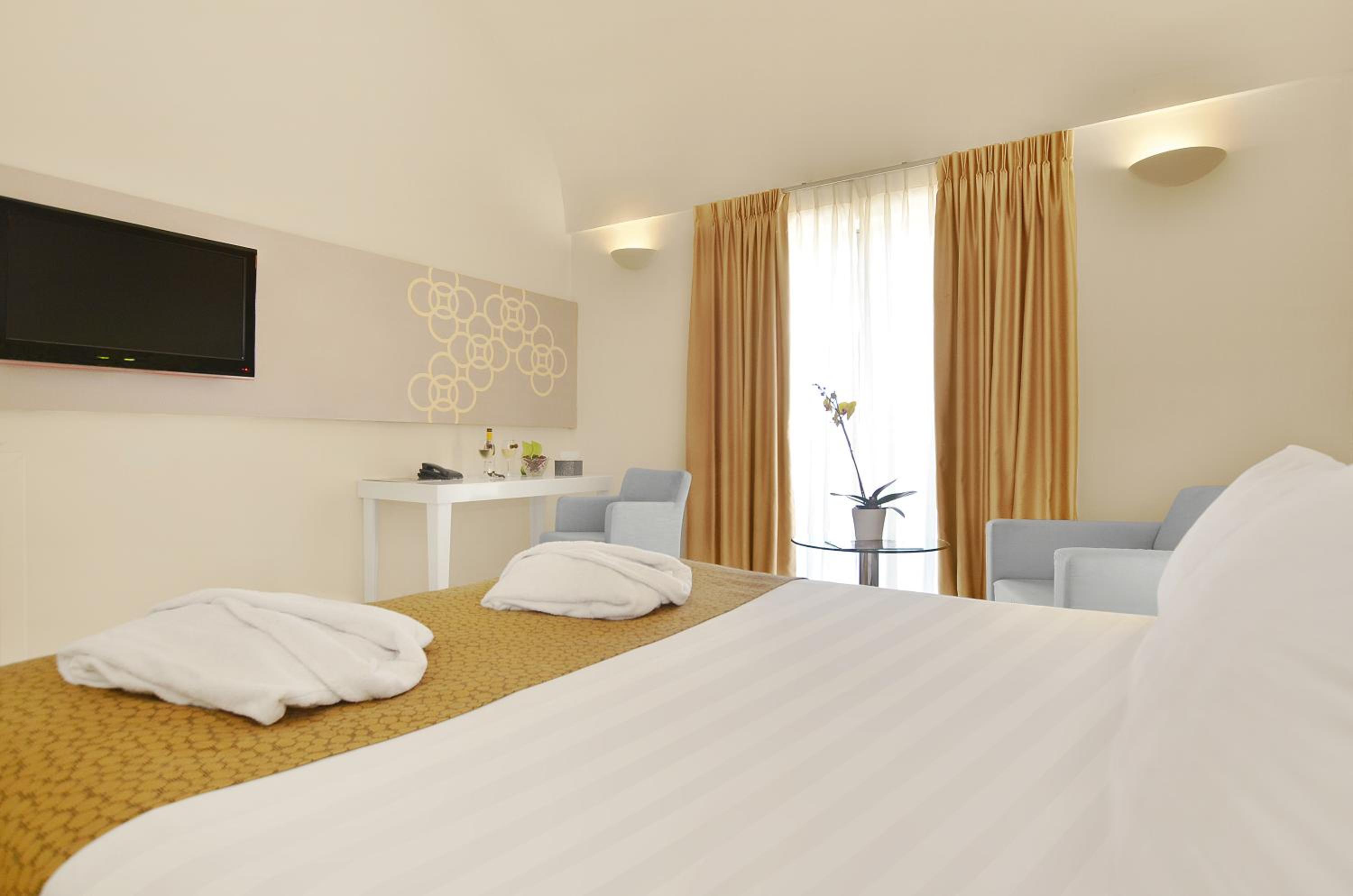 Deluxe Double Room - Photo 2