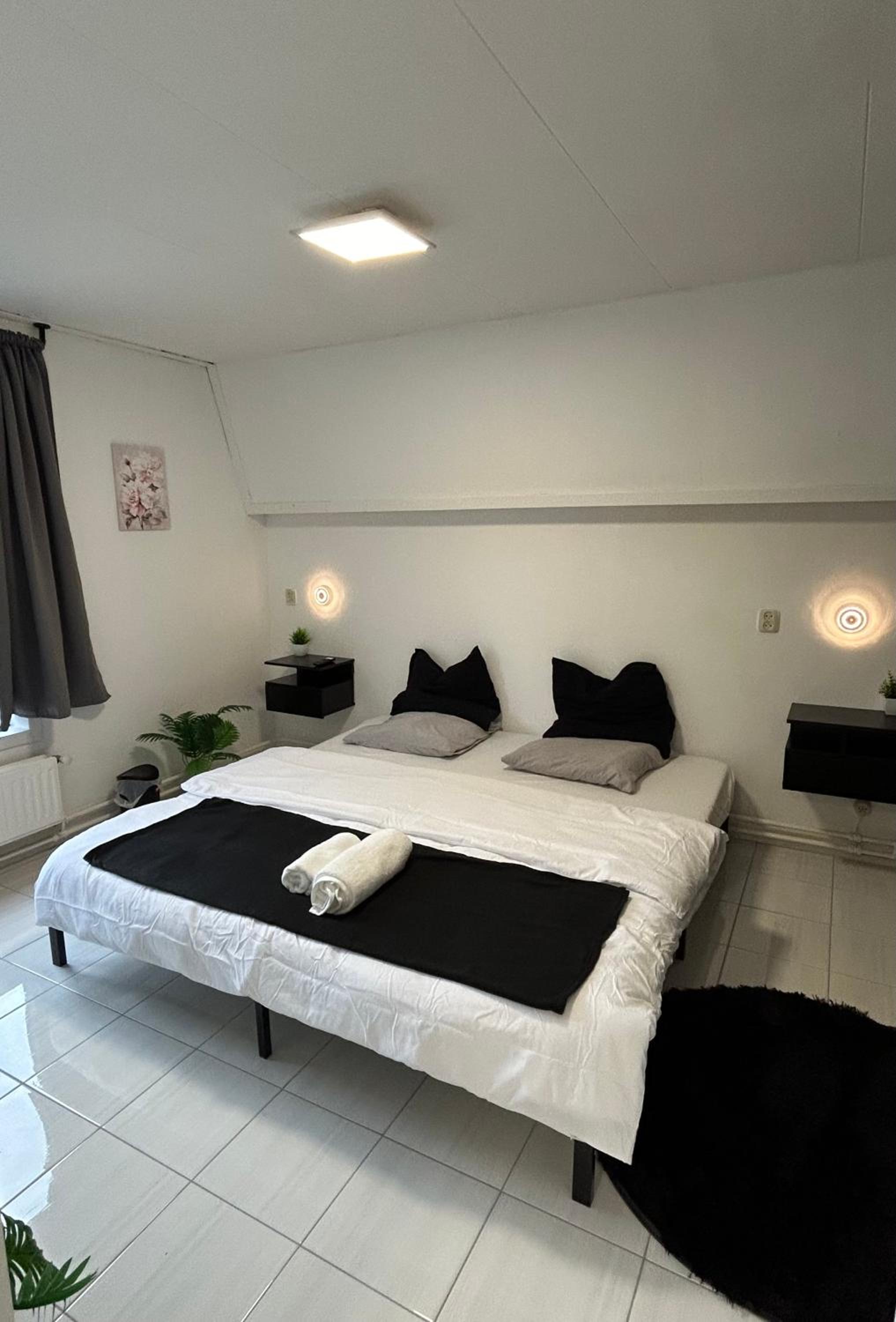 Deluxe King Room photo 2