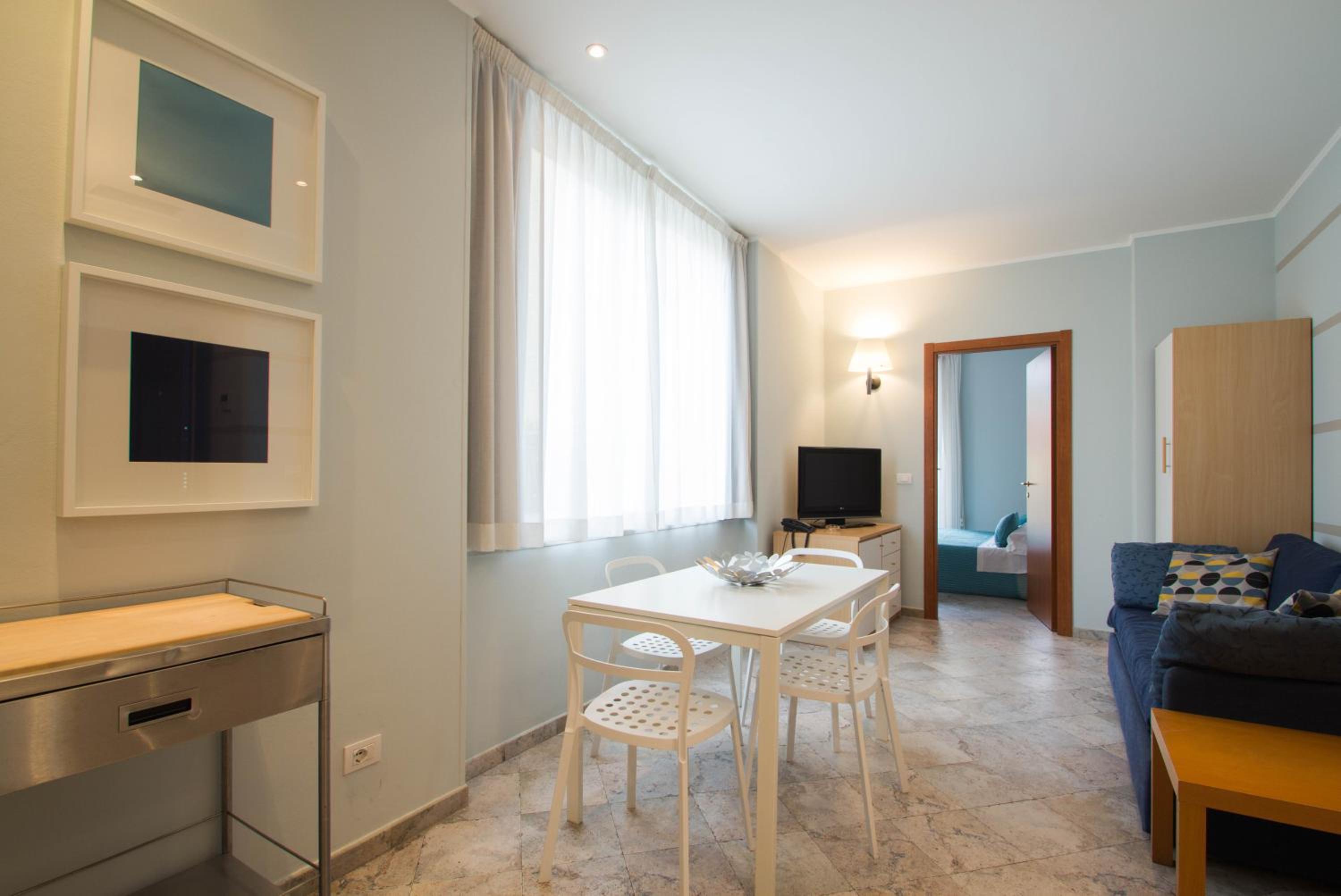 One-Bedroom Apartment - Photo 12