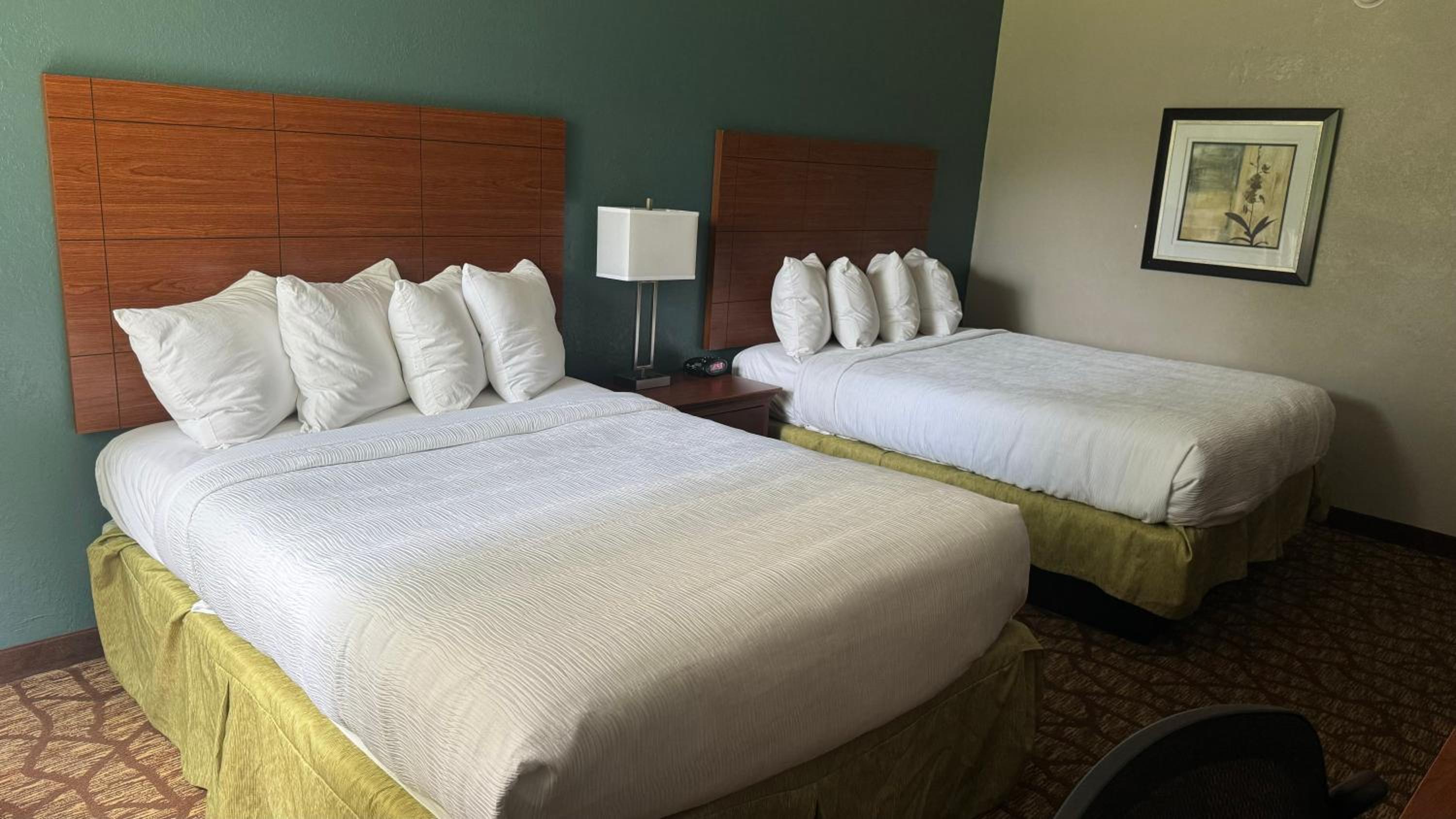 Queen Room with Two Queen Beds - Non-Smoking - Photo 1