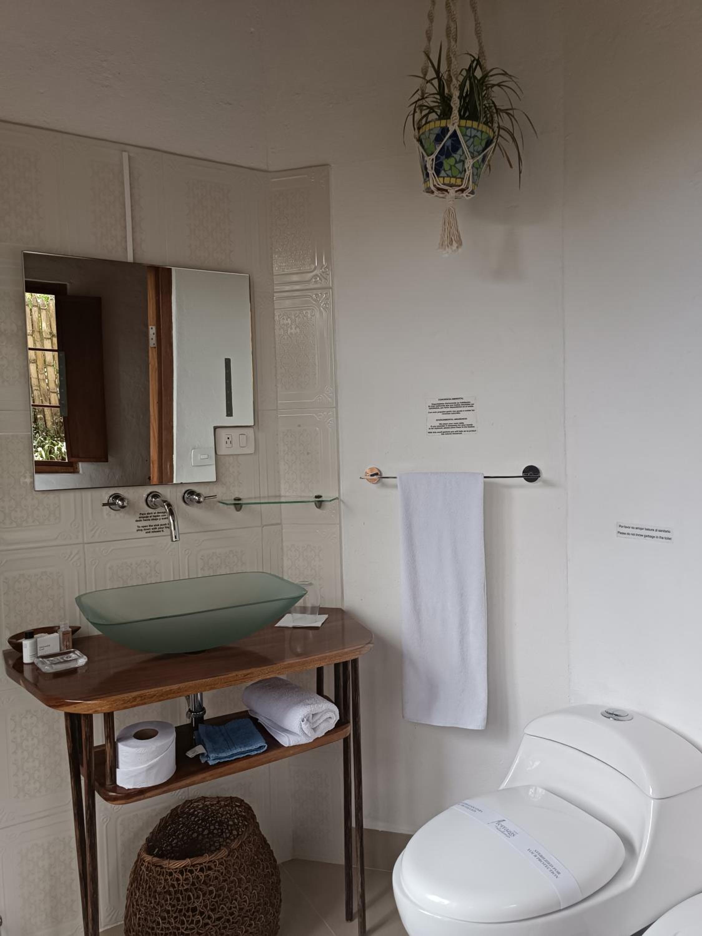 Single Room with Private Bathroom photo 2