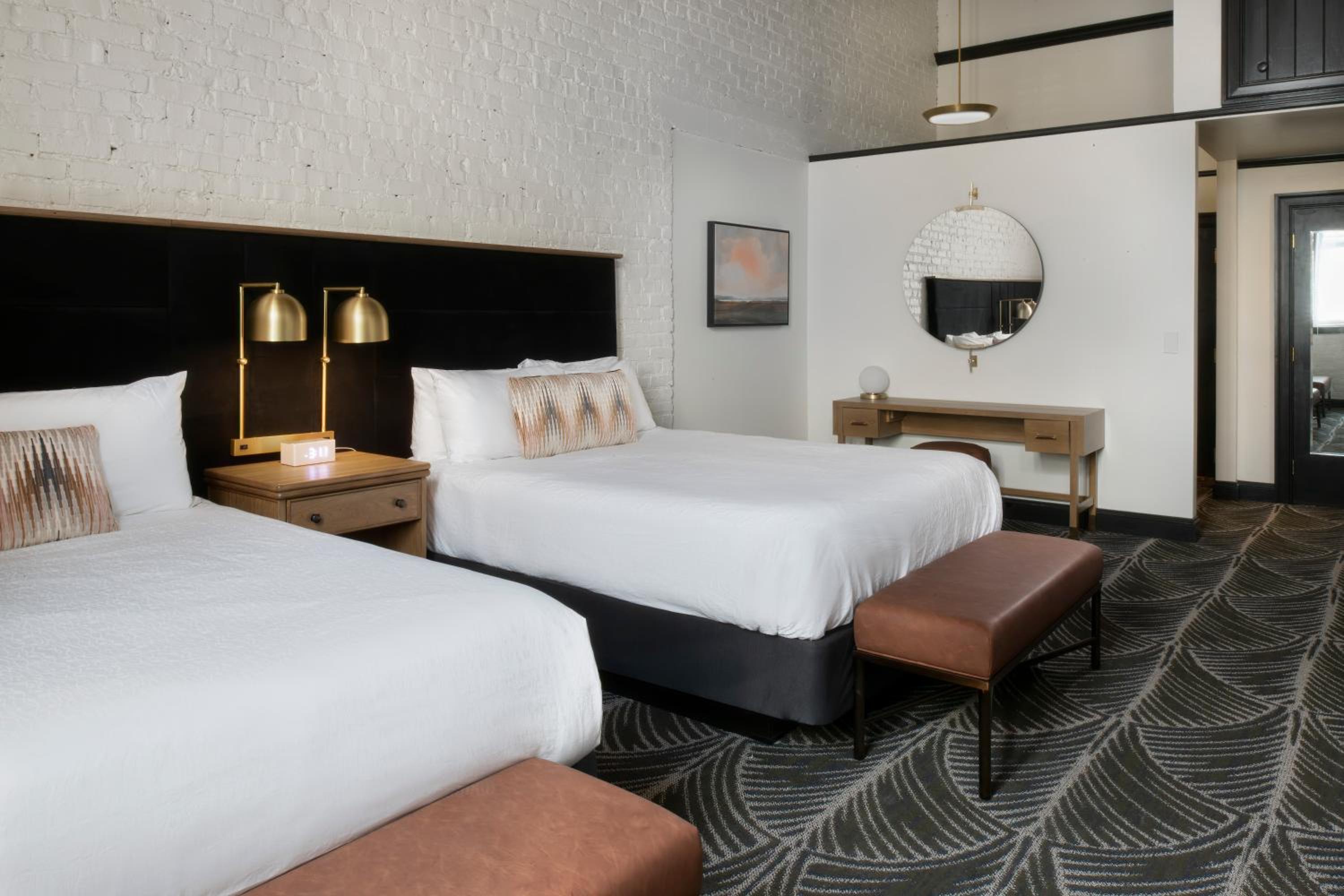 Queen Room with Two Queen Beds - Disability Access photo 2
