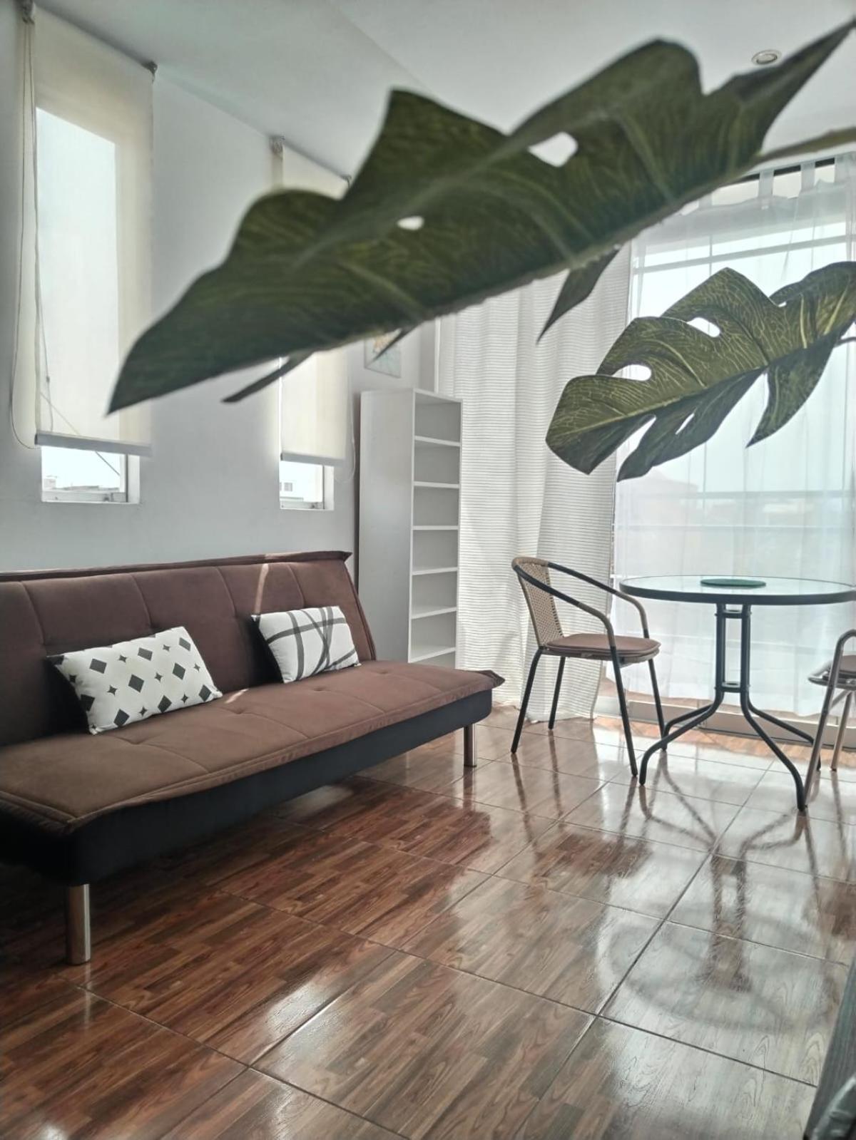 One-Bedroom Apartment photo 1