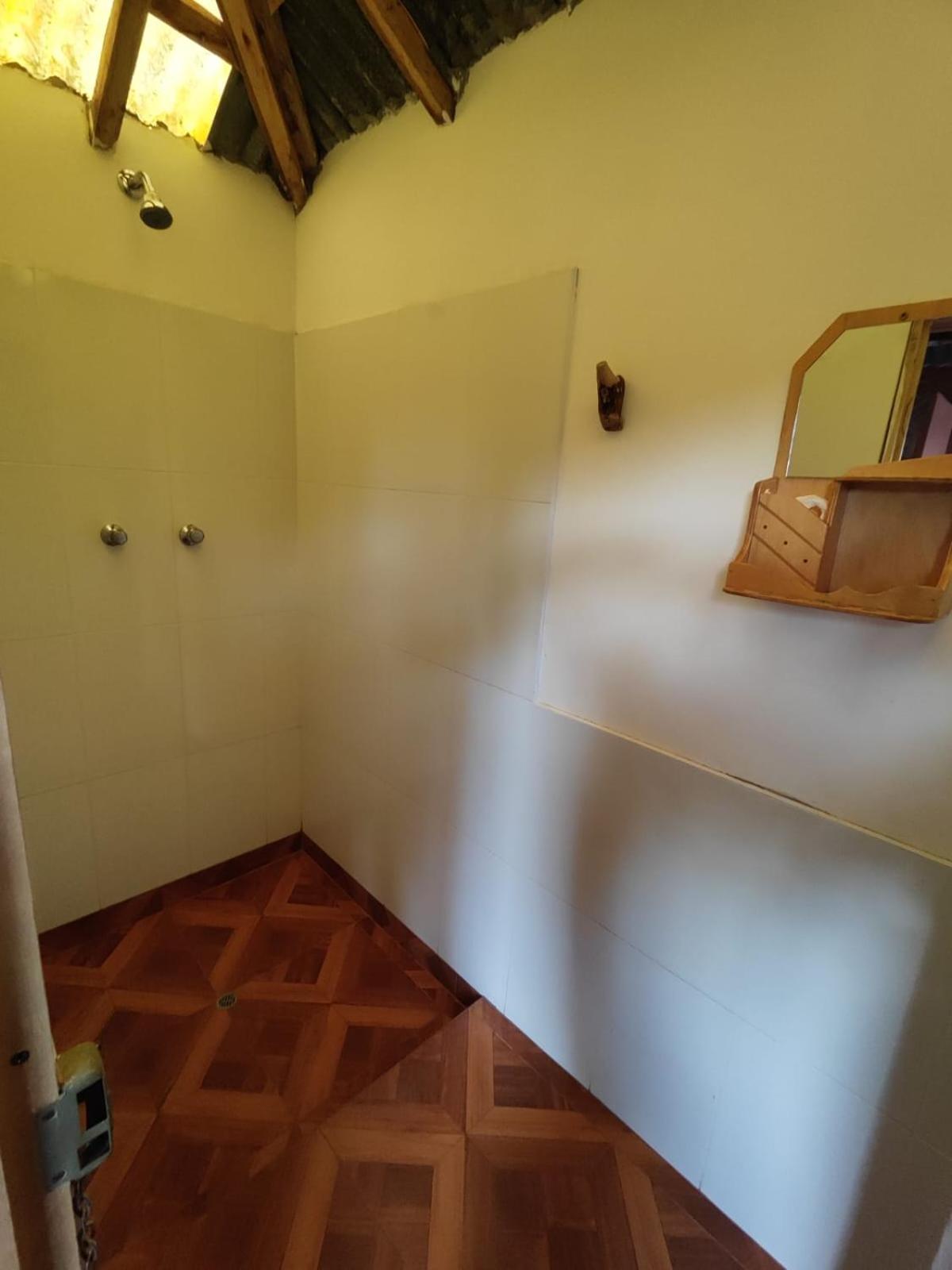 Single Room with Shared Bathroom photo 3