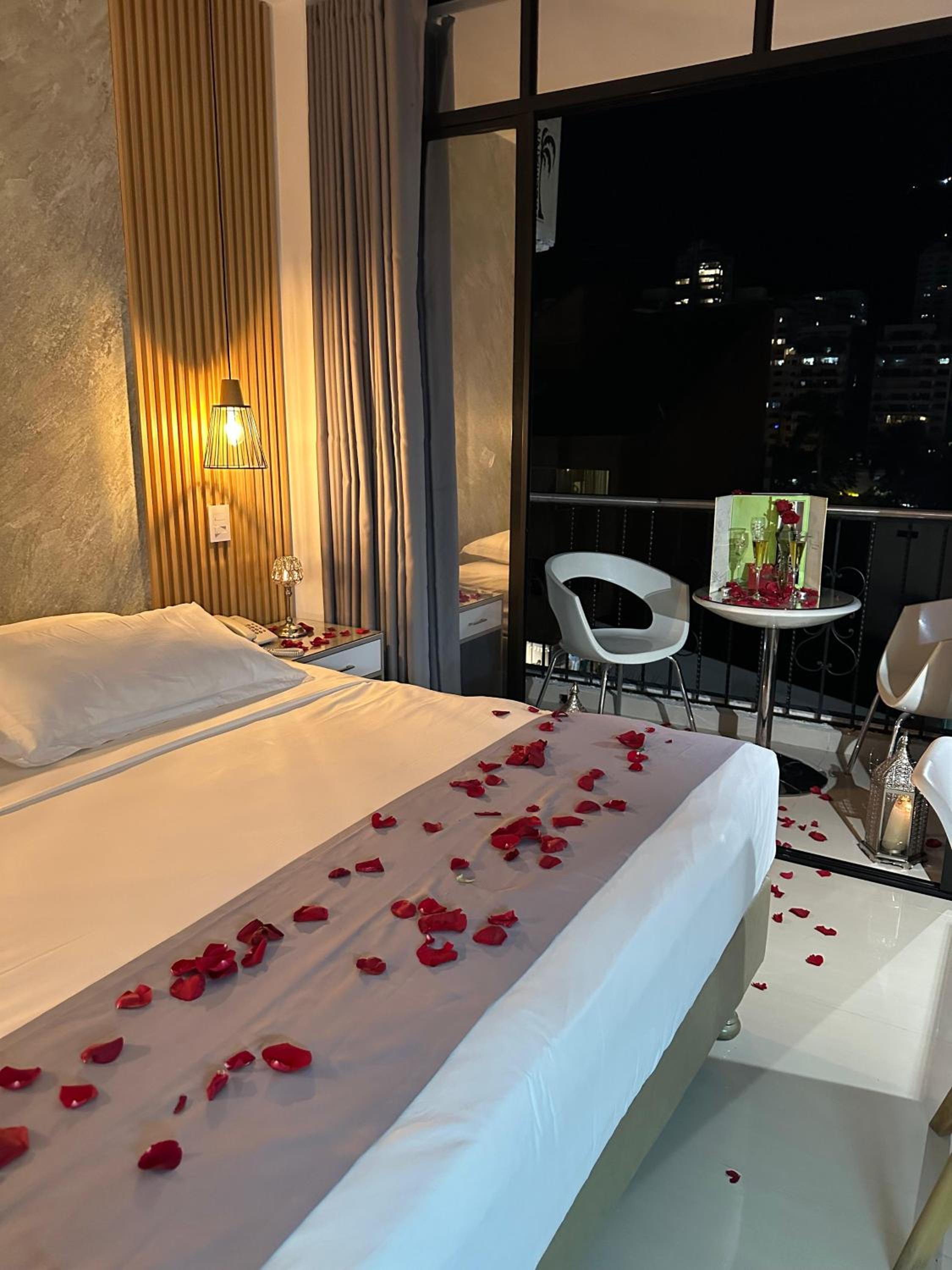 Deluxe Suite With Spa Bath