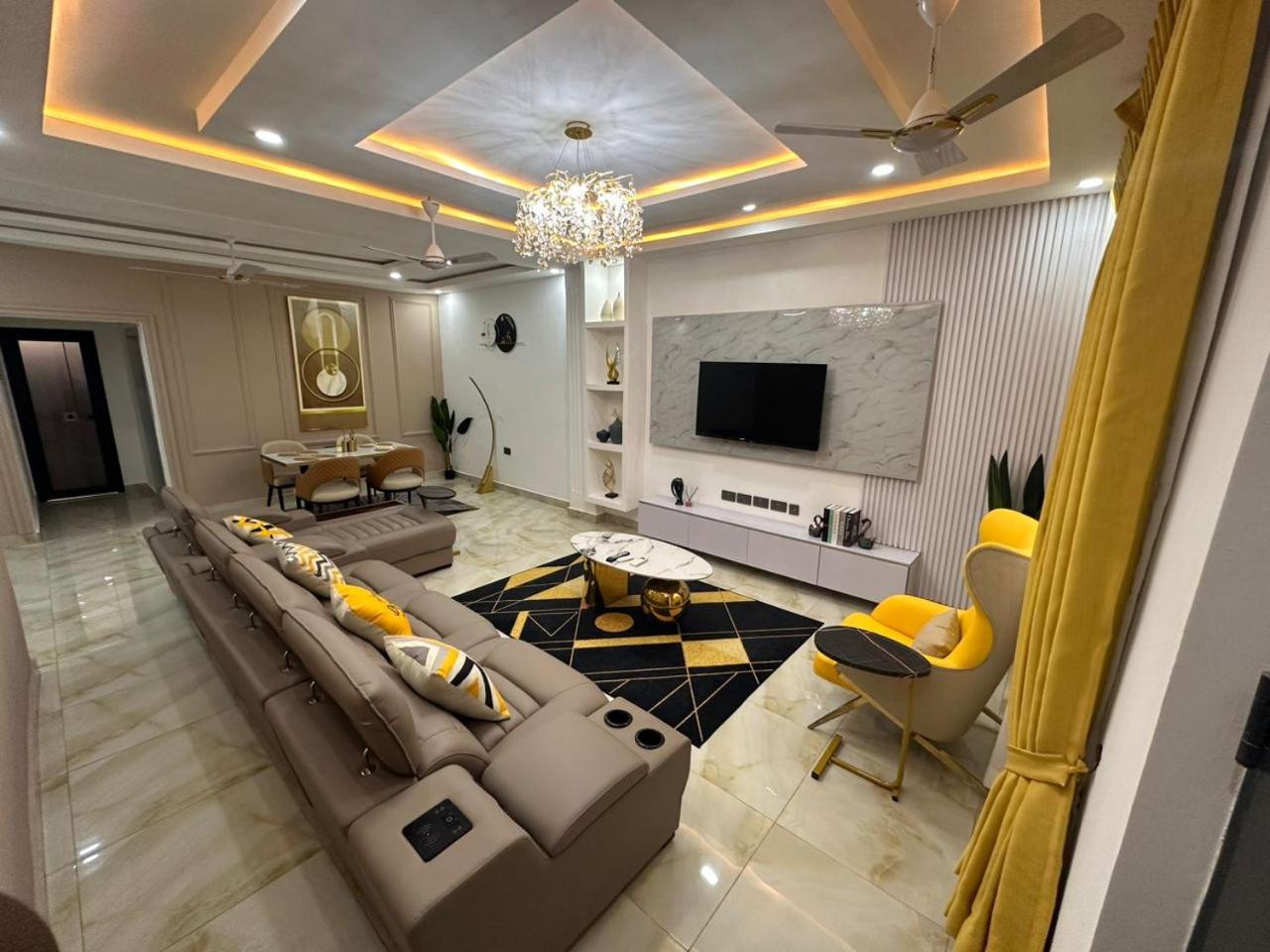 Two-Bedroom Apartment with Balcony photo 2