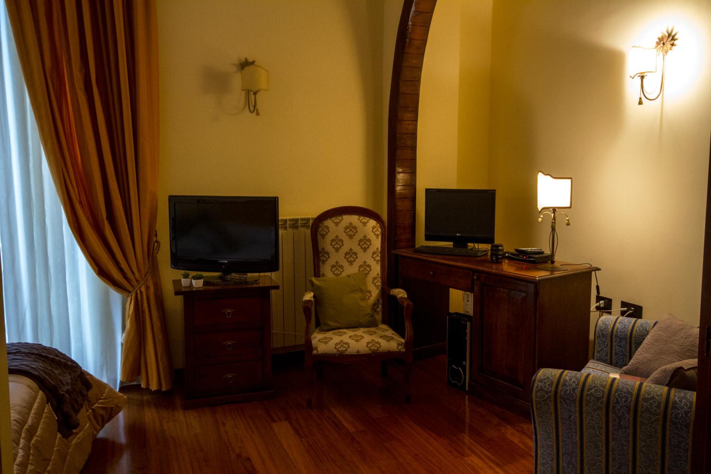 Luxury Triple Room - Photo 1