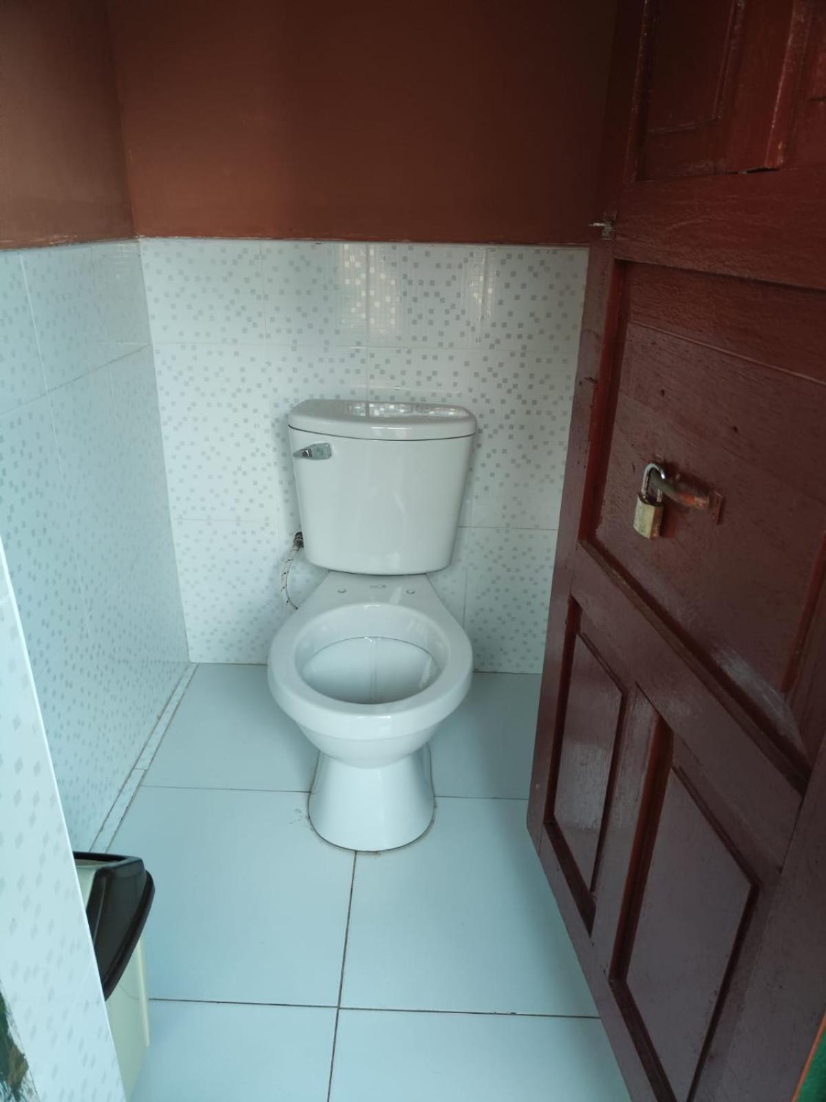 Economy Triple Room with Shared Bathroom photo 2