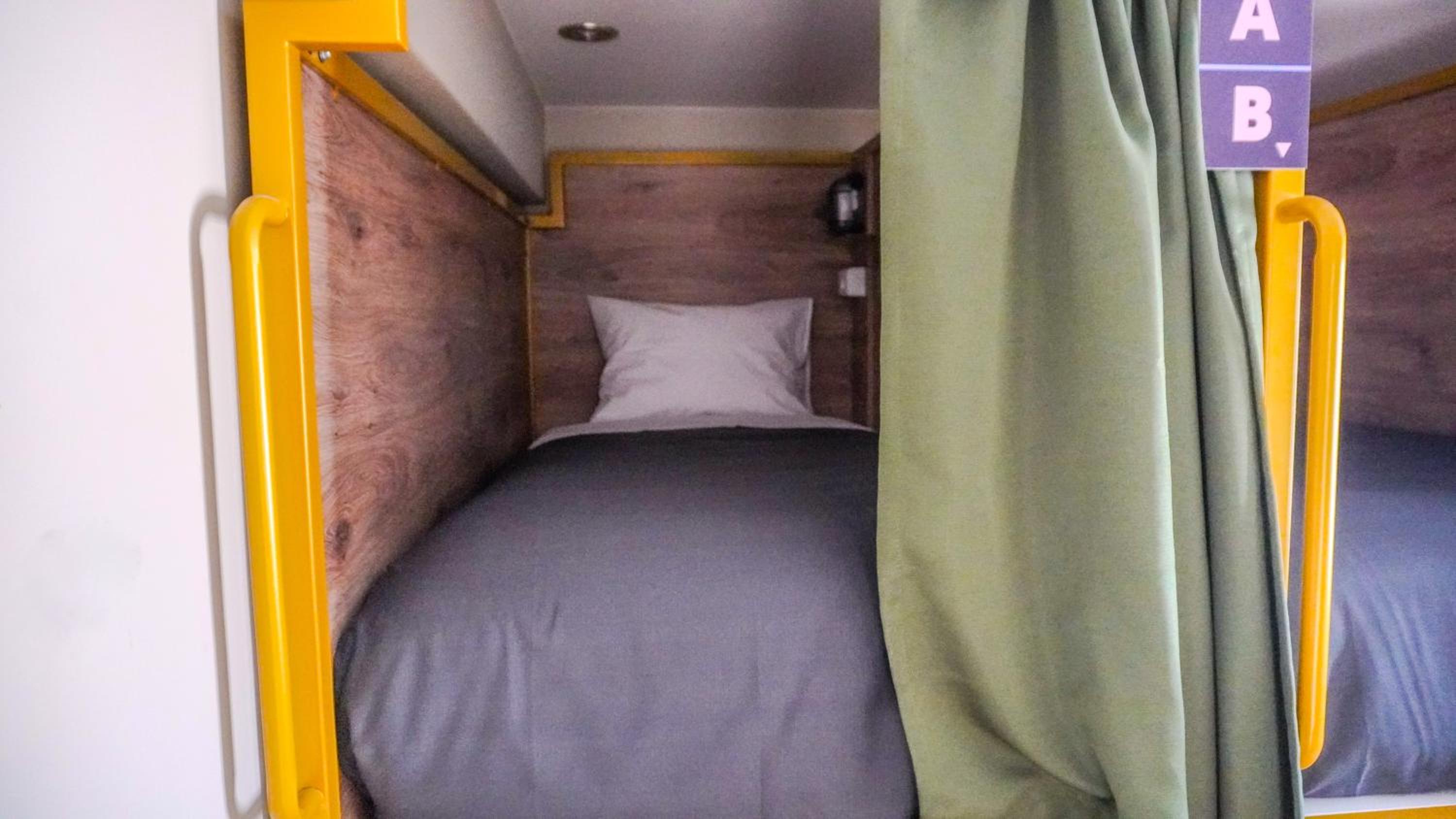 Bed in 8-Bed Mixed Dormitory Room photo 1
