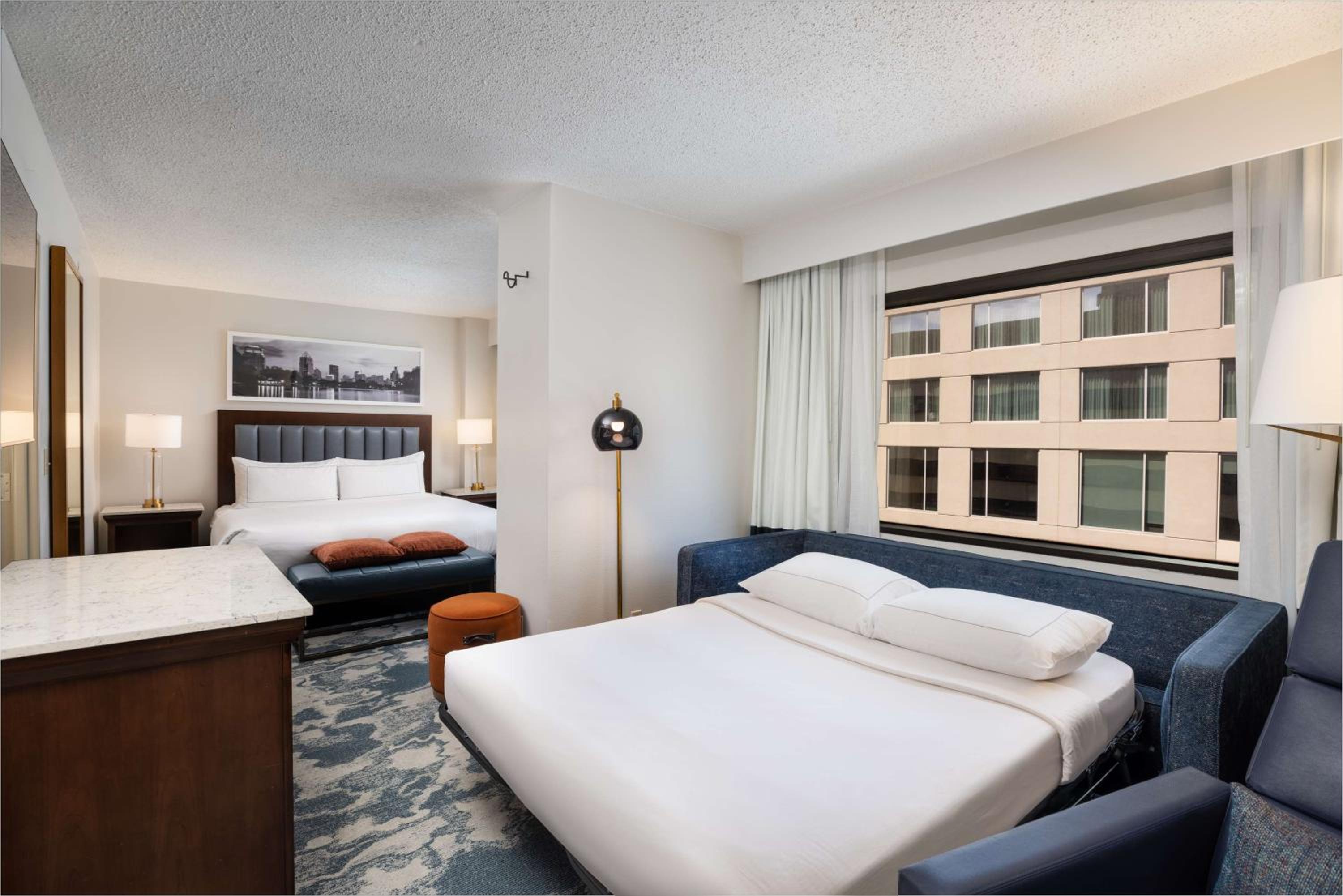 Junior King Suite with Sofa Bed and Kitchen - Photo 10