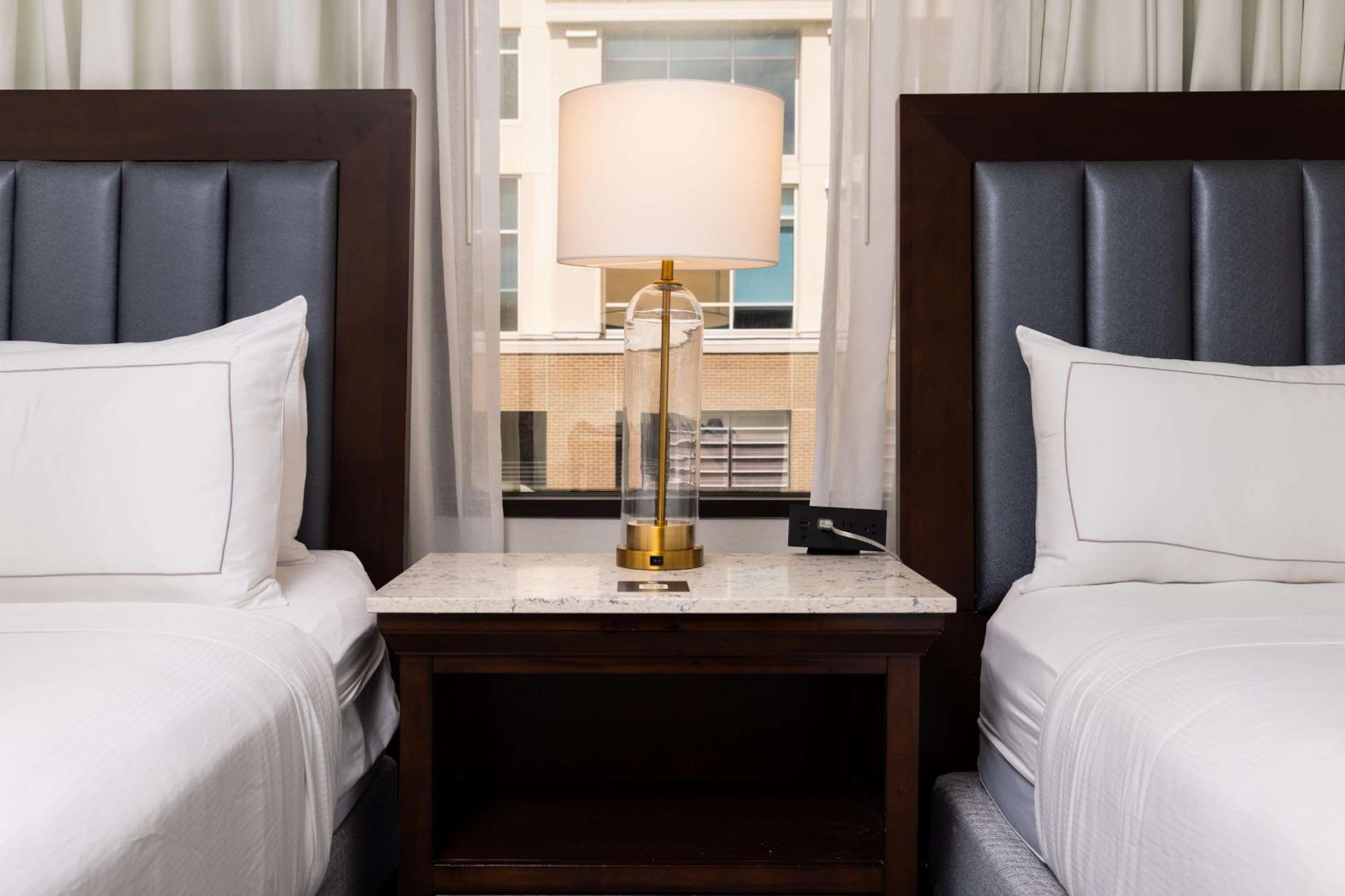 Guest Room with Two Queen Beds - Photo 14