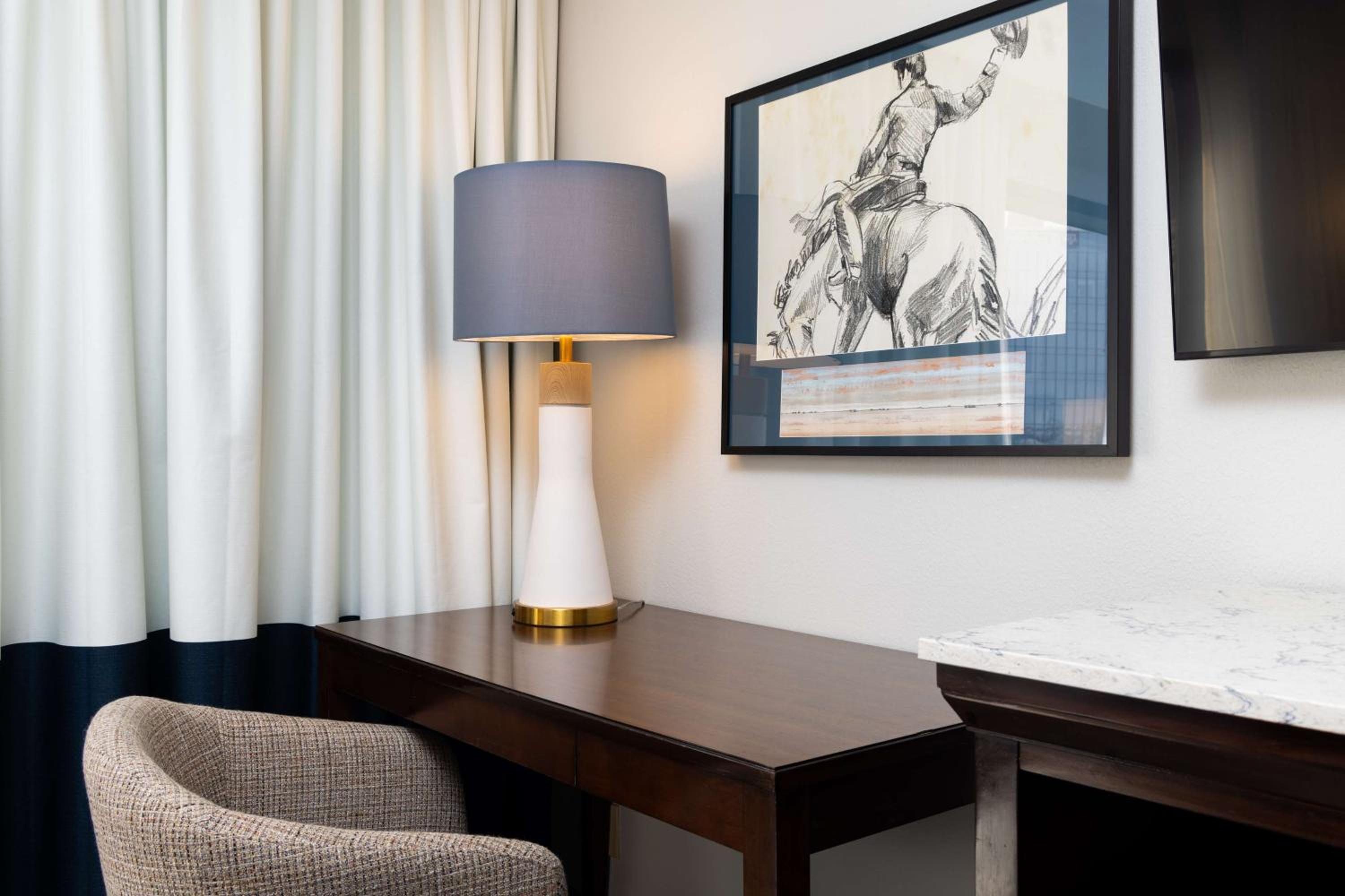 Junior King Suite with Kitchen and Tub - Mobility Accessible - Photo 11