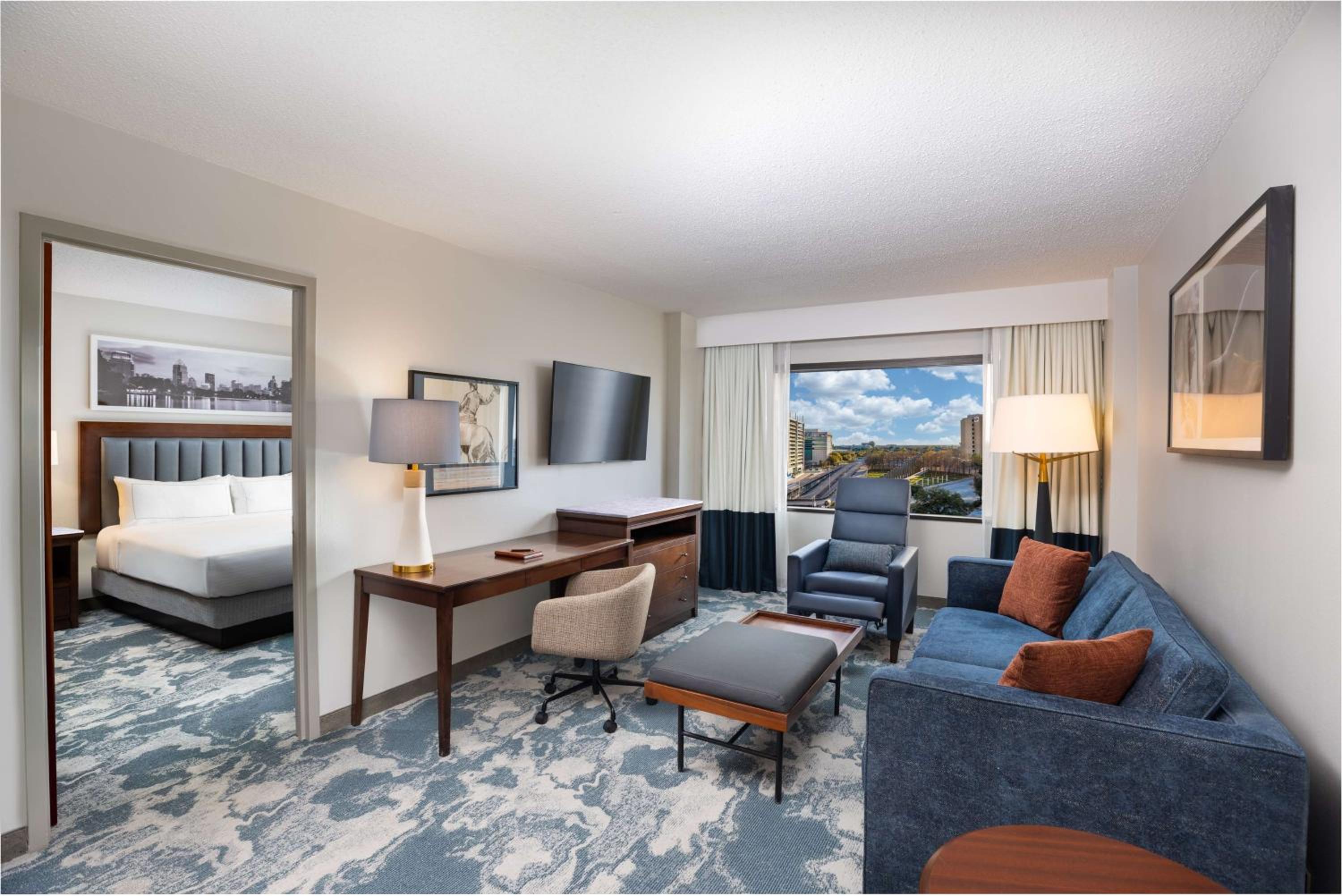 One-Bedroom King Suite with Sofa Bed and Kitchen - Photo 2