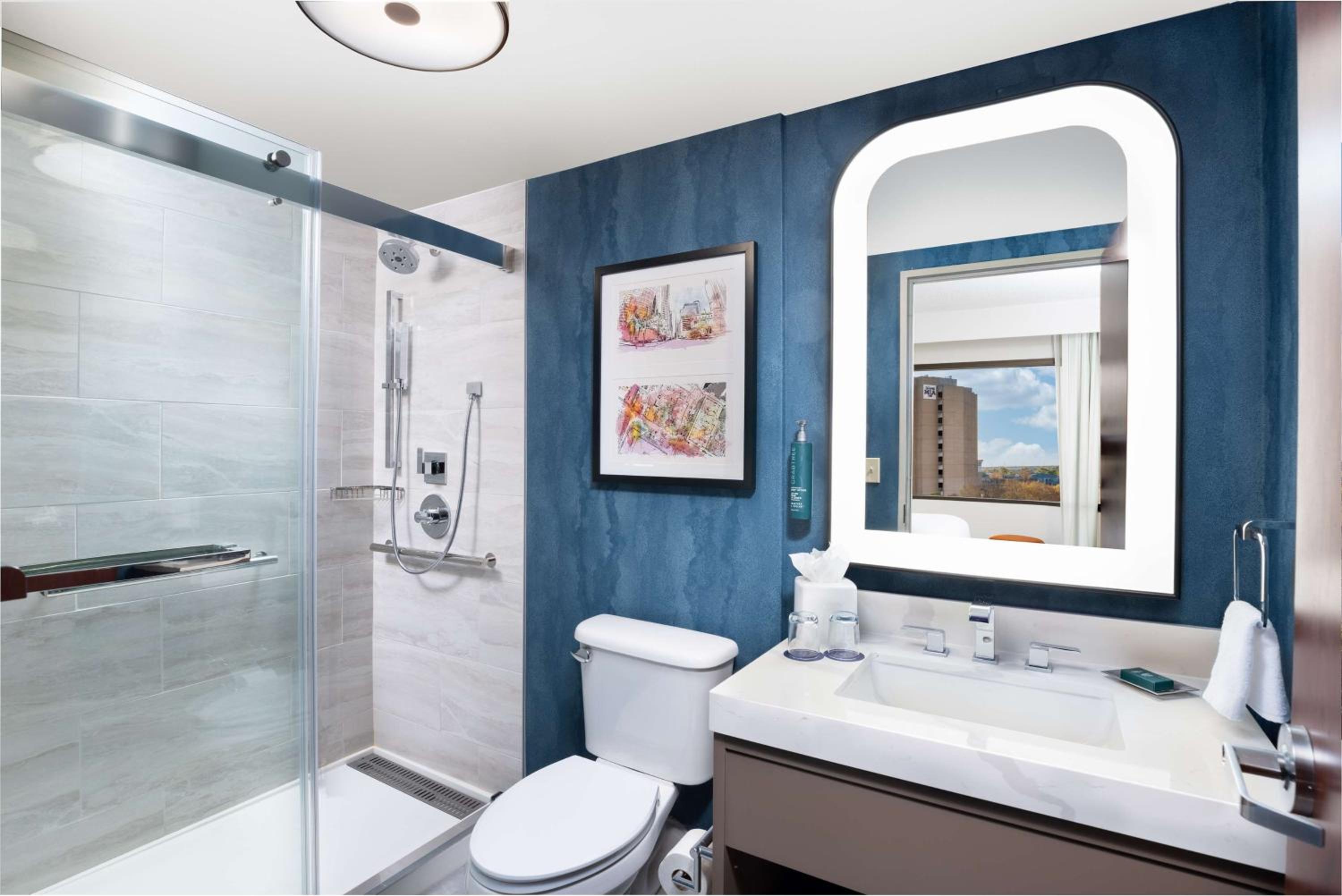 Junior King Suite with Sofa Bed and Kitchen - Photo 15