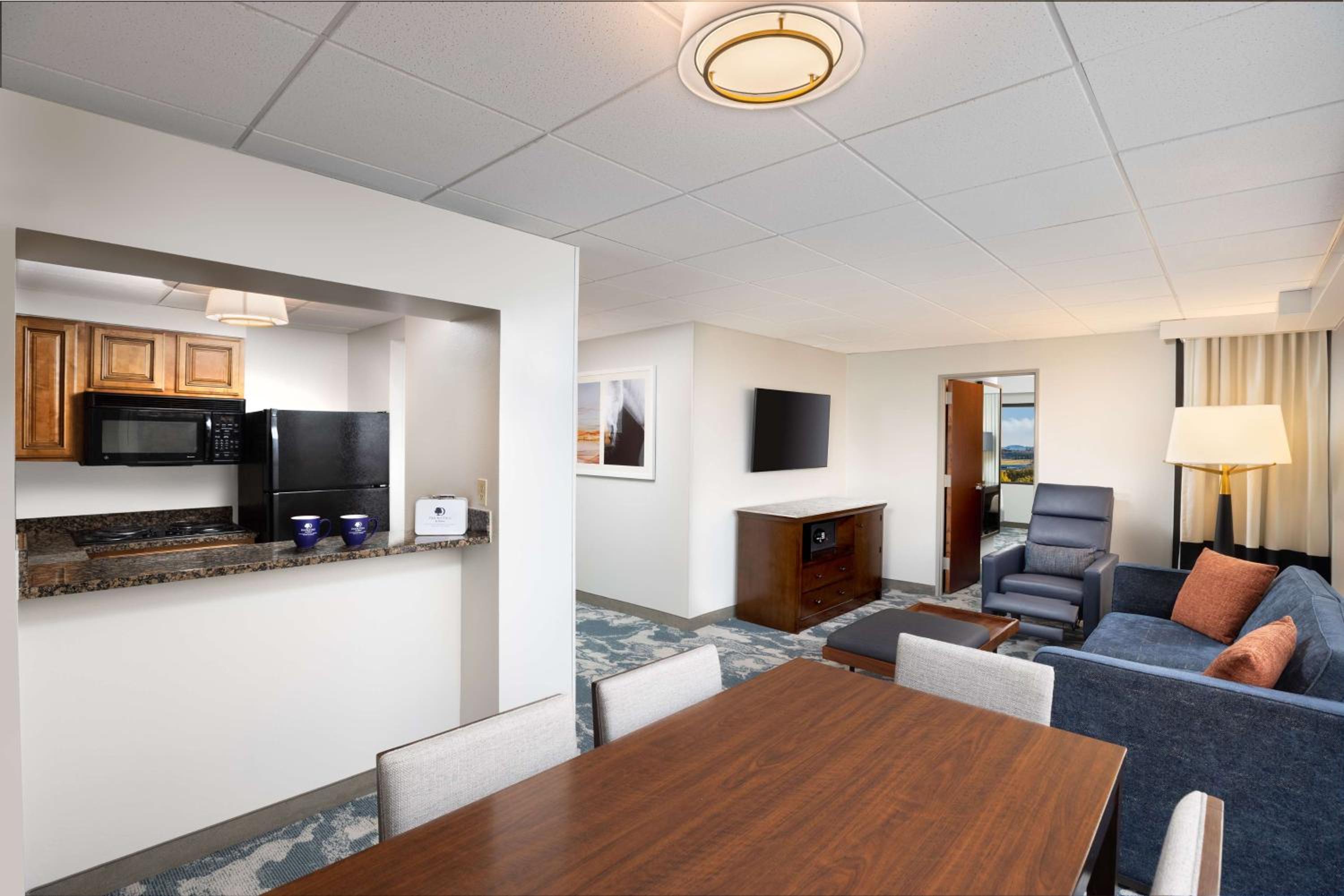Two-Bedroom Suite with Kitchen - Photo 13