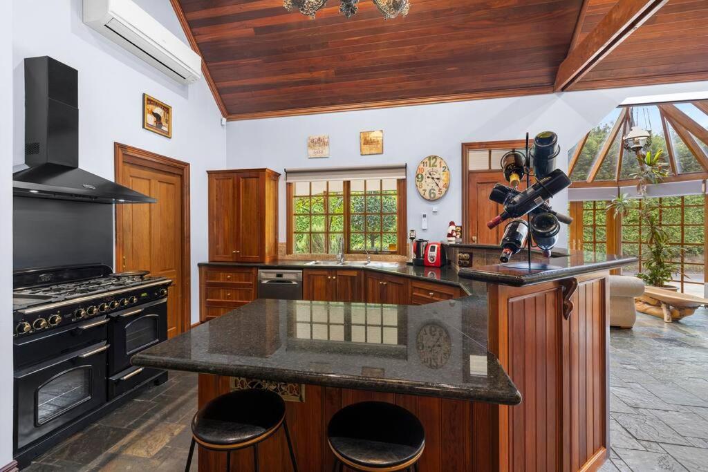 Villa photo 1