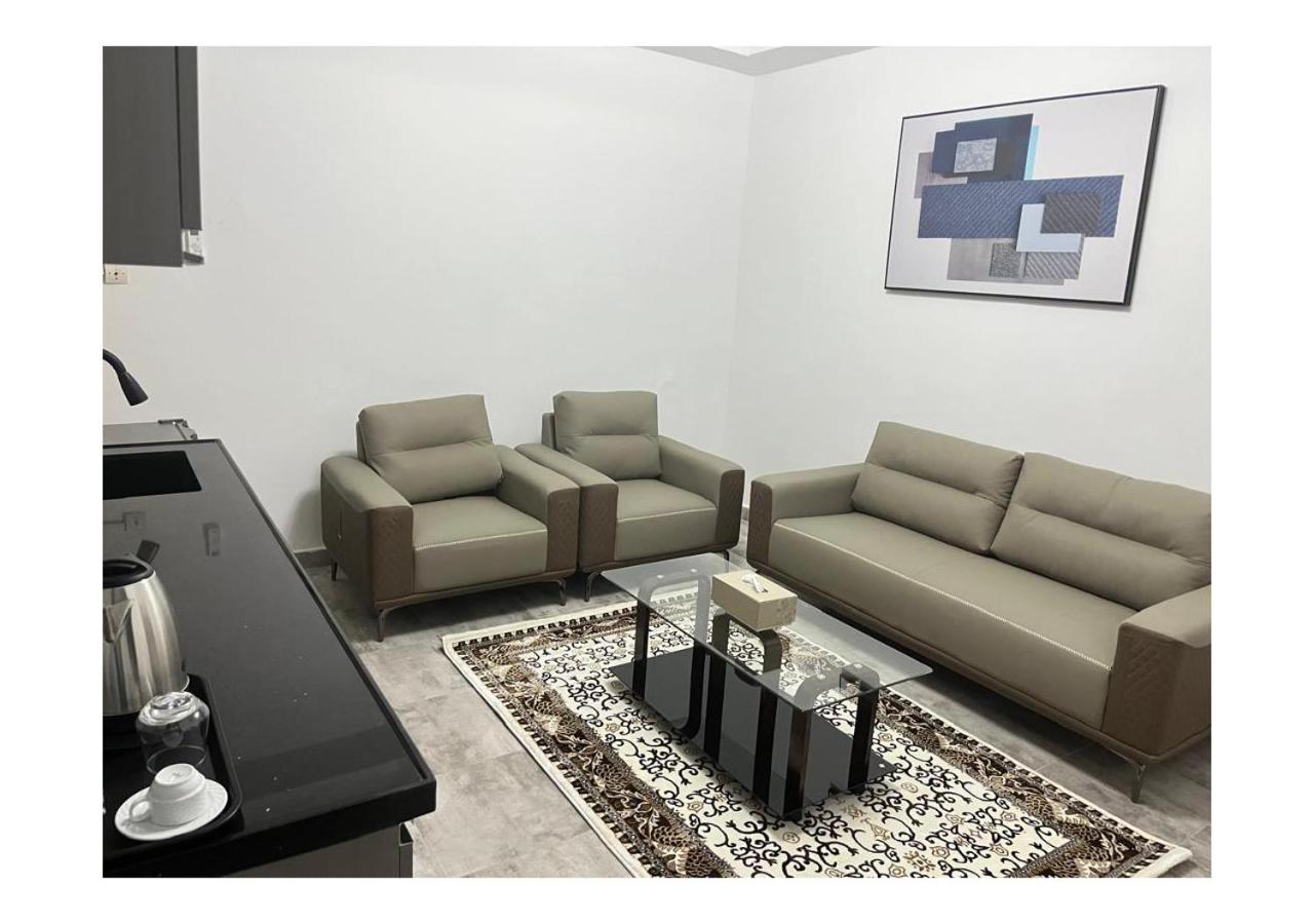 Deluxe Studio