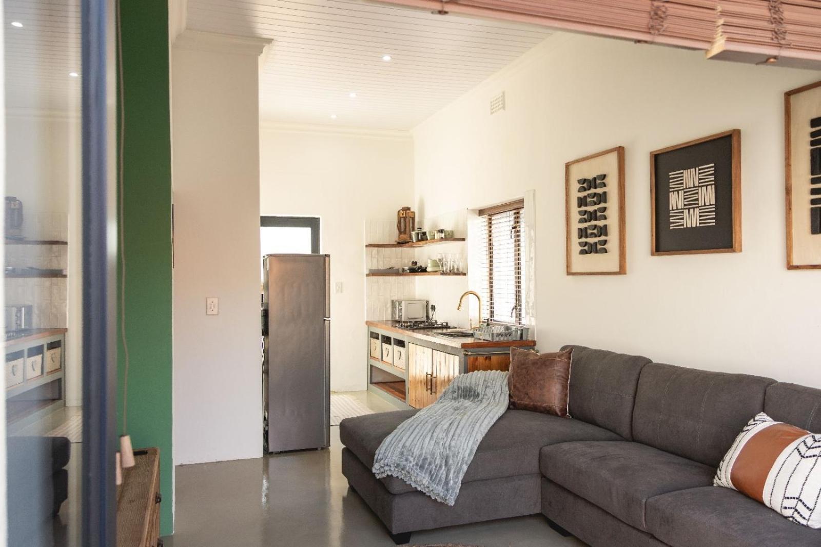 One-Bedroom House photo 1