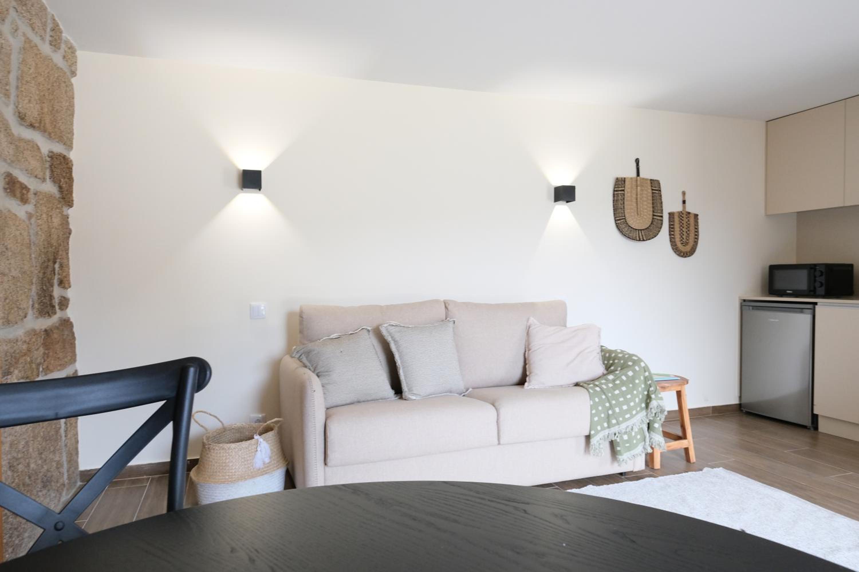 One-Bedroom Apartment photo 2