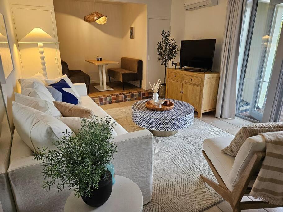 Two-Bedroom House photo 3