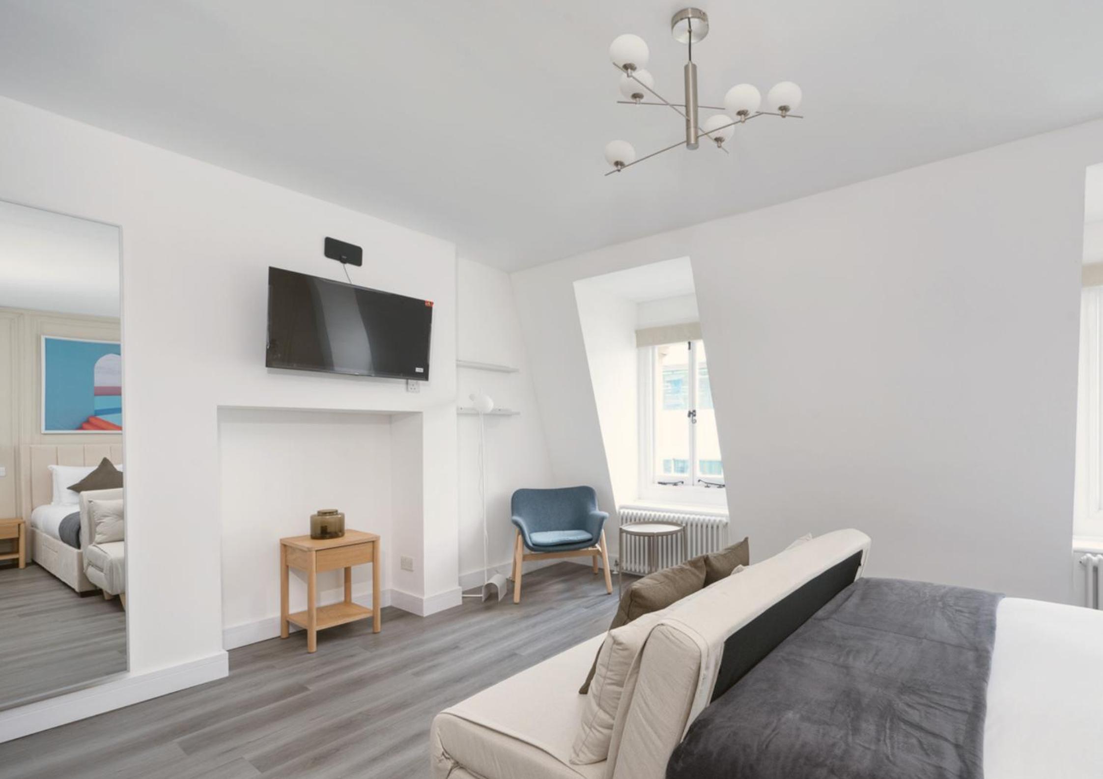 King Studio with Sofa Bed photo 1