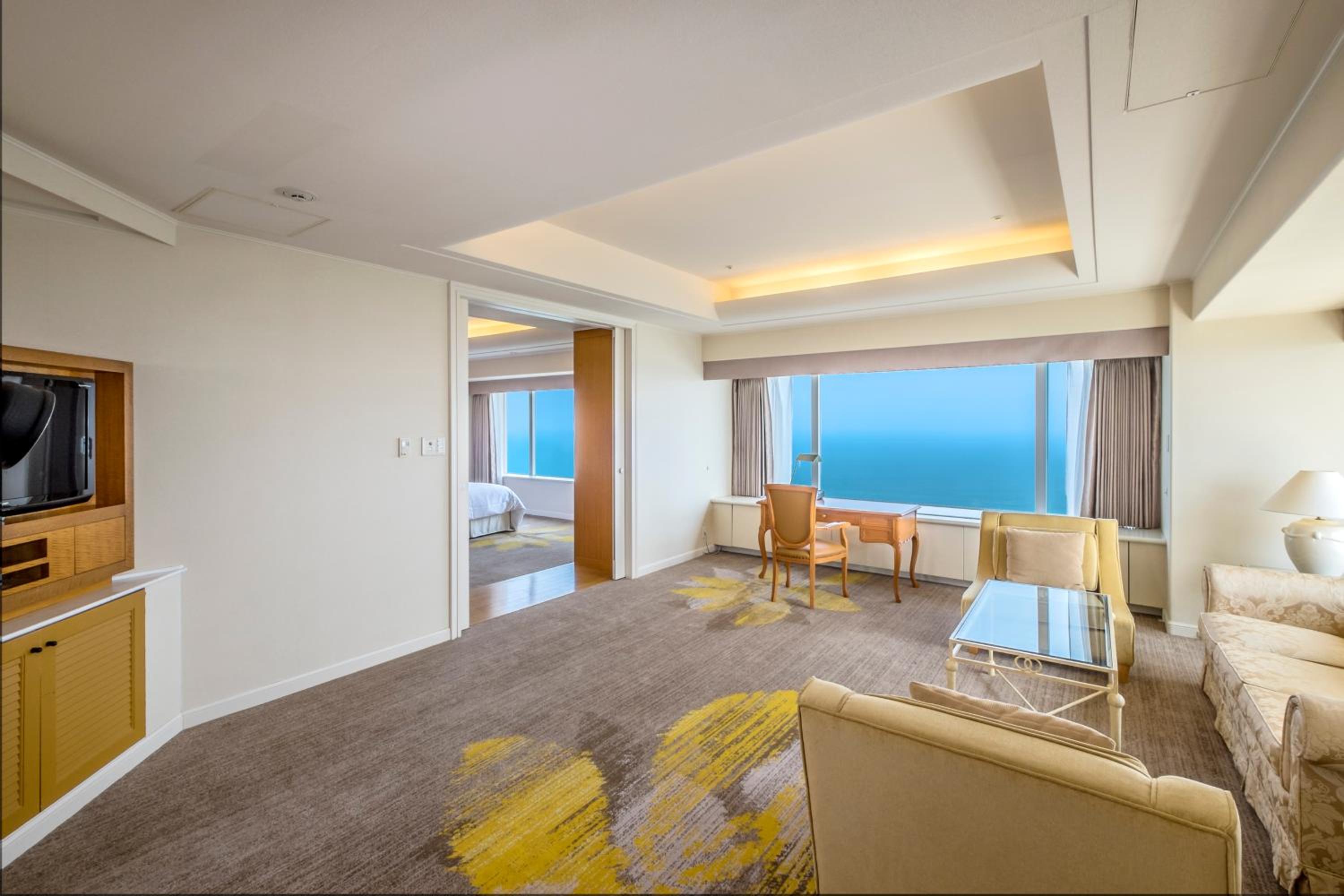 Club Suite - Non-Smoking
