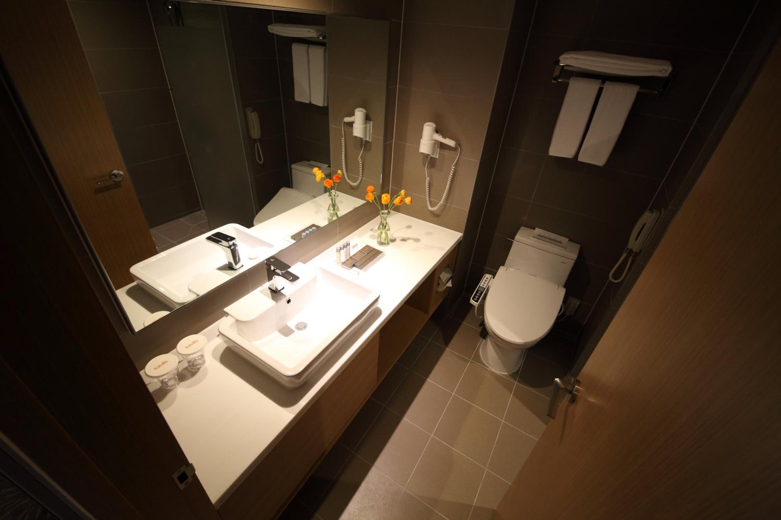 Superior Twin Room - Check-in at 18:00