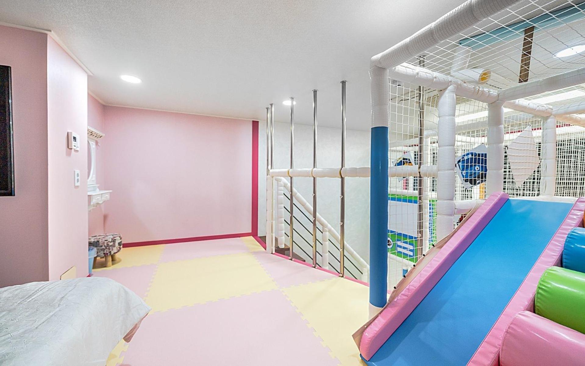 Triple Room - Photo 11