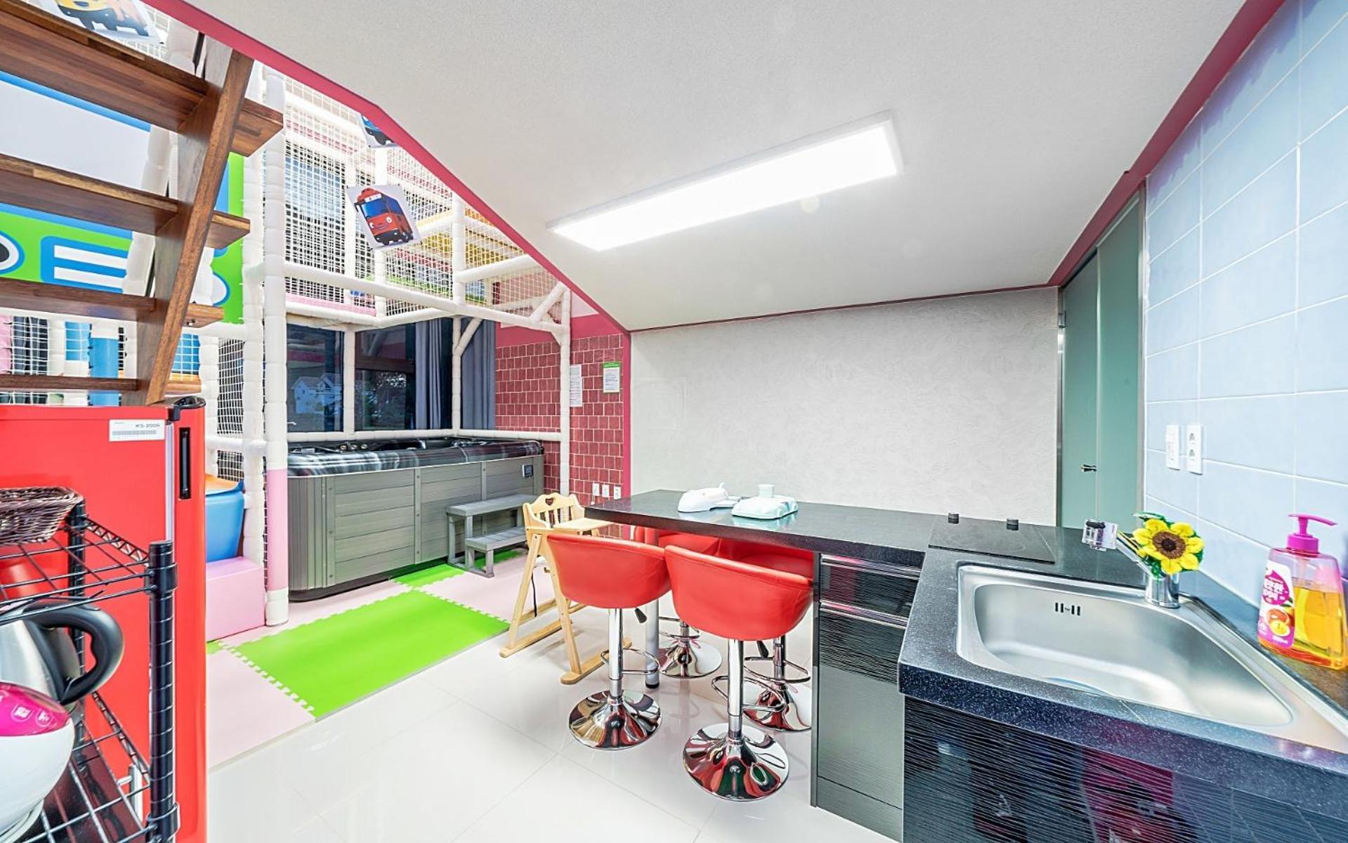 Triple Room - Photo 12