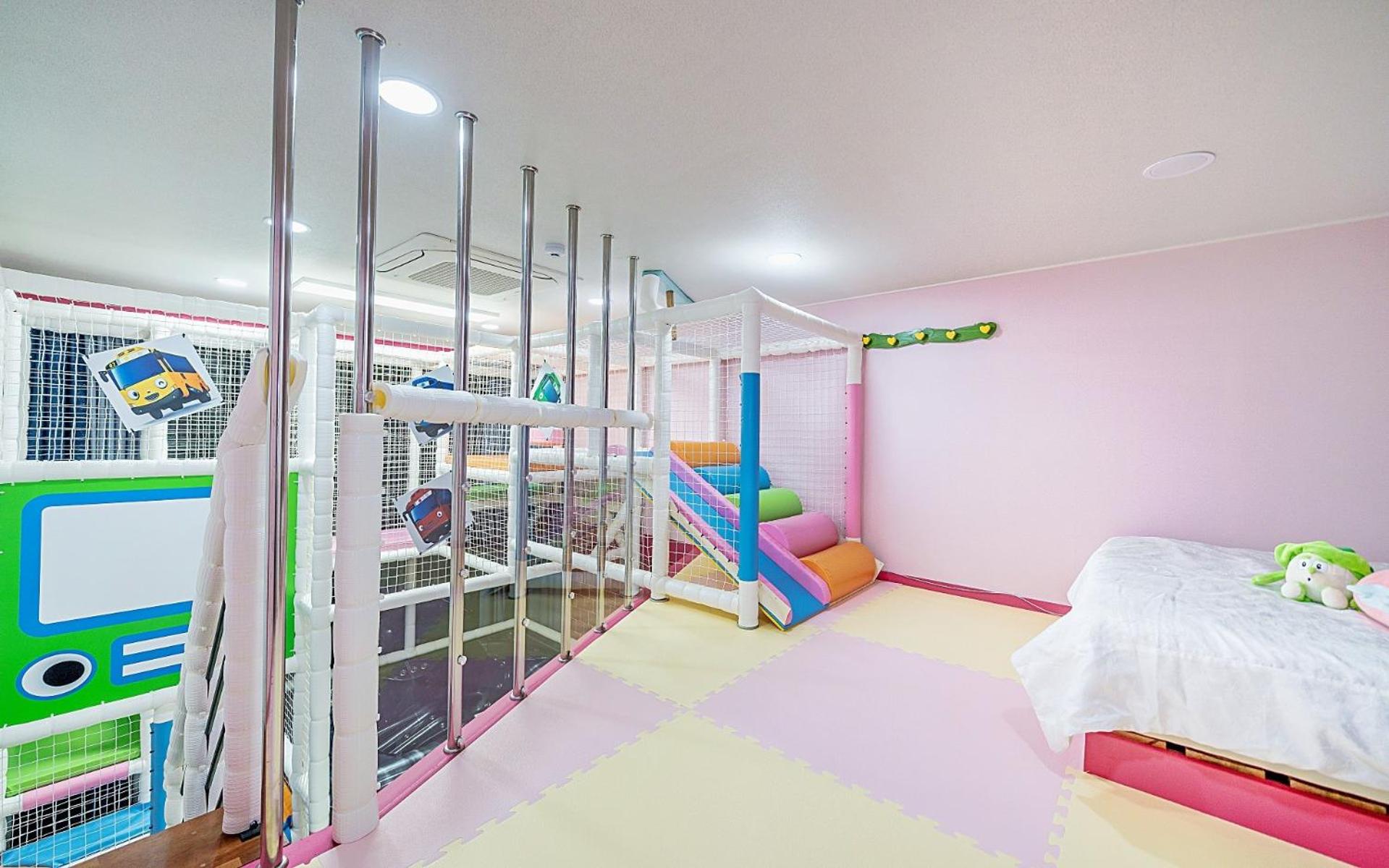 Triple Room - Photo 9