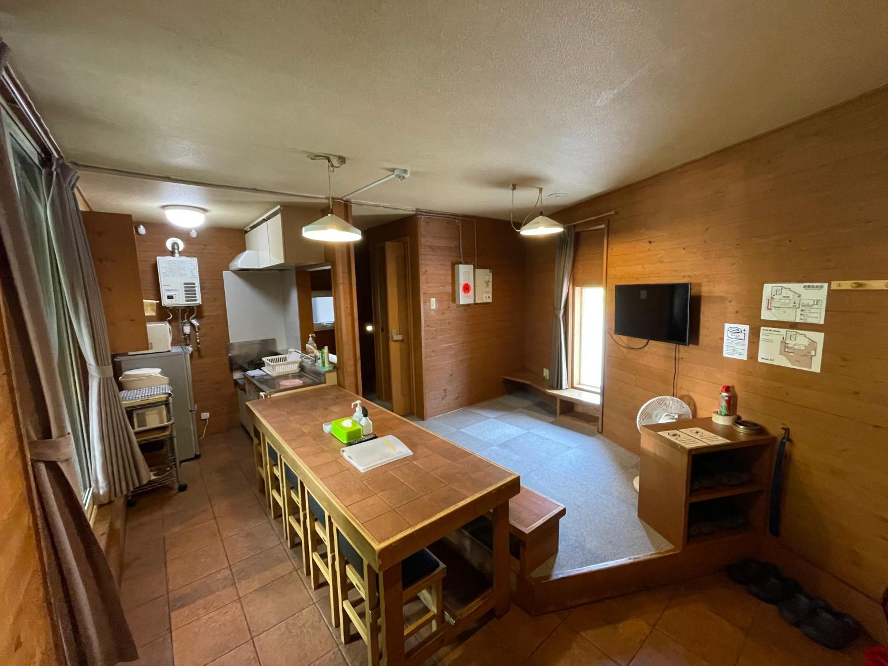 Cottage (6 Adults)