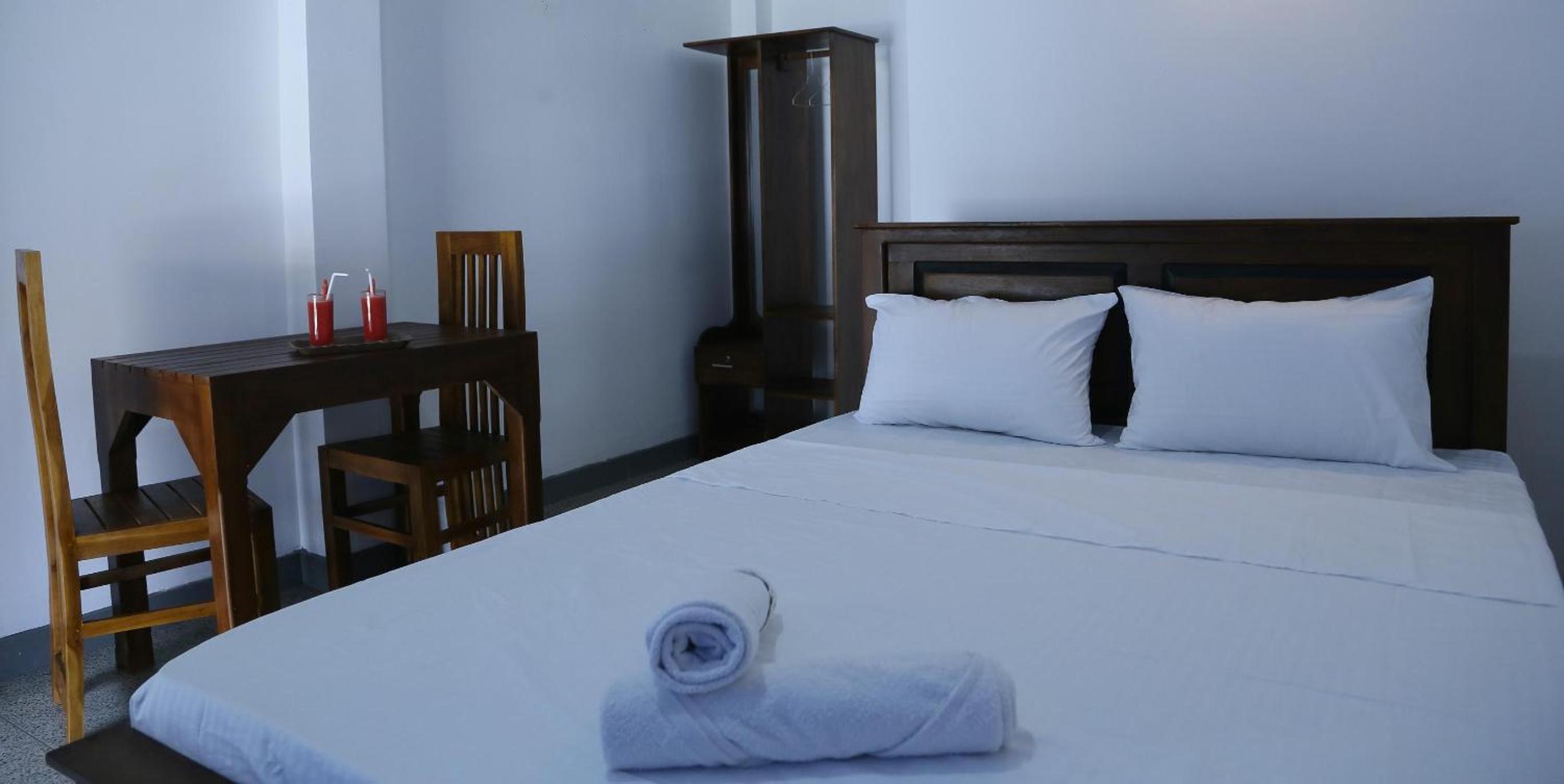 Budget Double Room photo 3