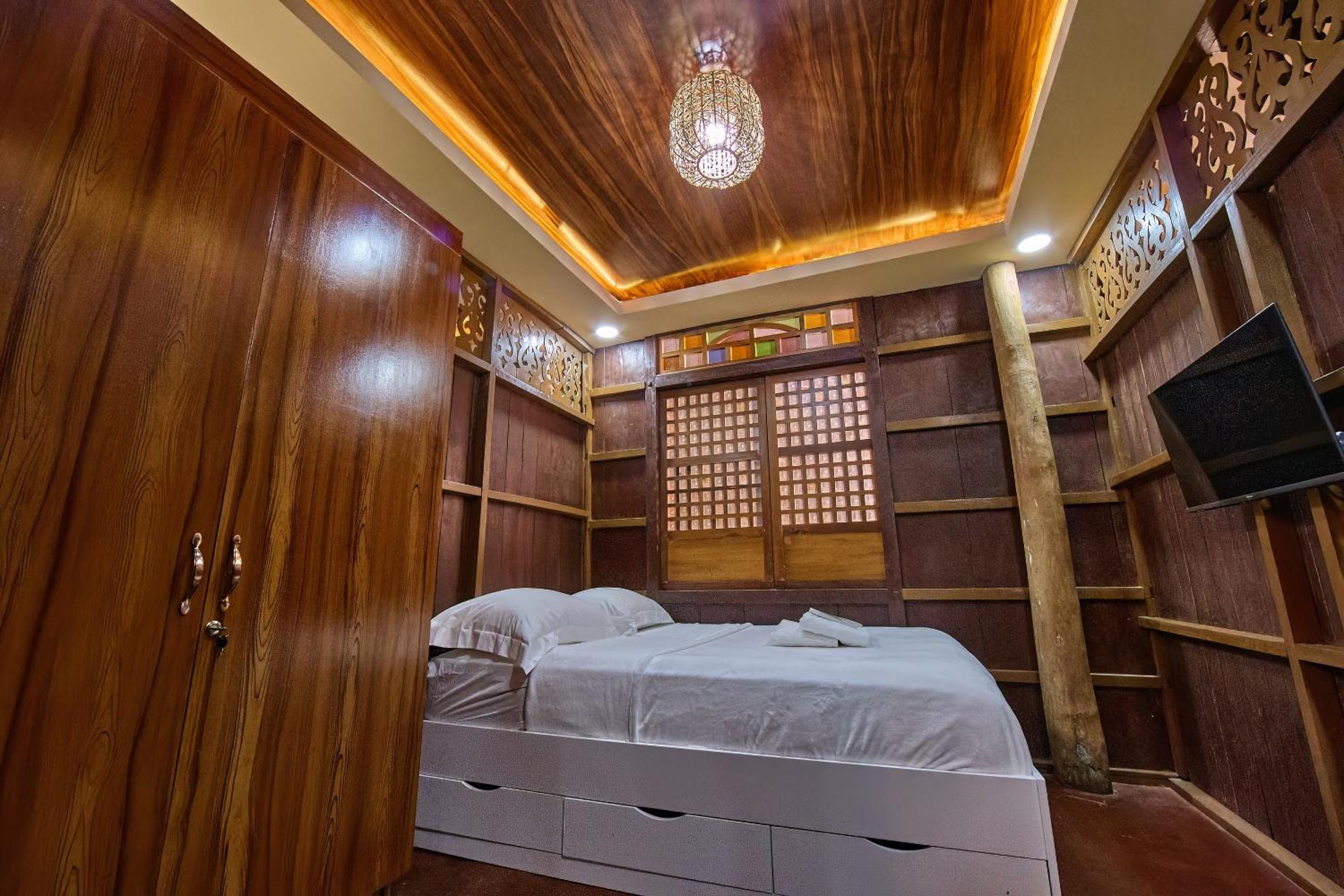 Standard Double Room with Shared Bathroom photo 3