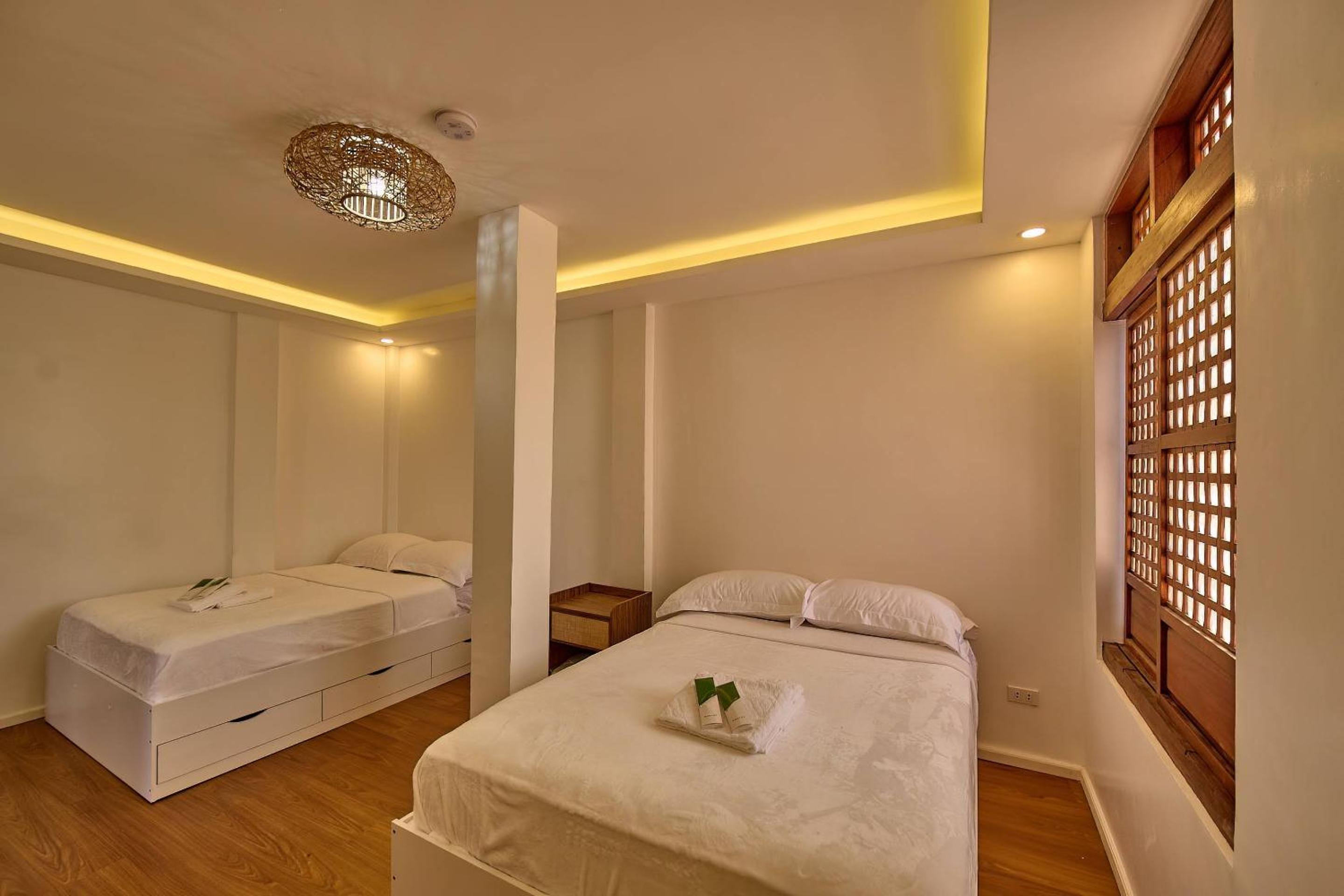 Deluxe Double Room With Extra Bed photo 2