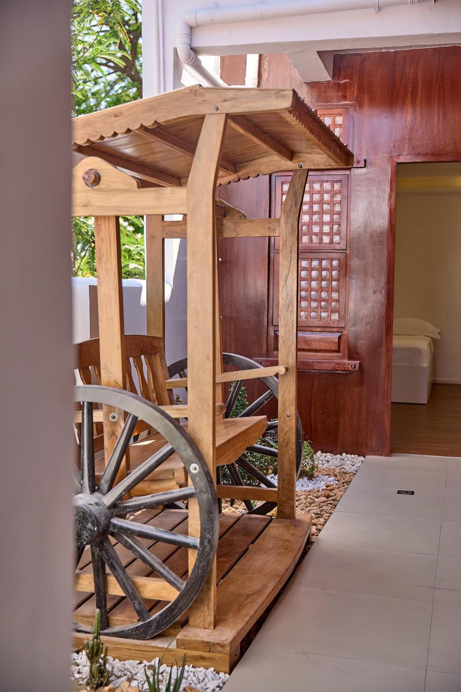 Deluxe Double Room With Extra Bed photo 3
