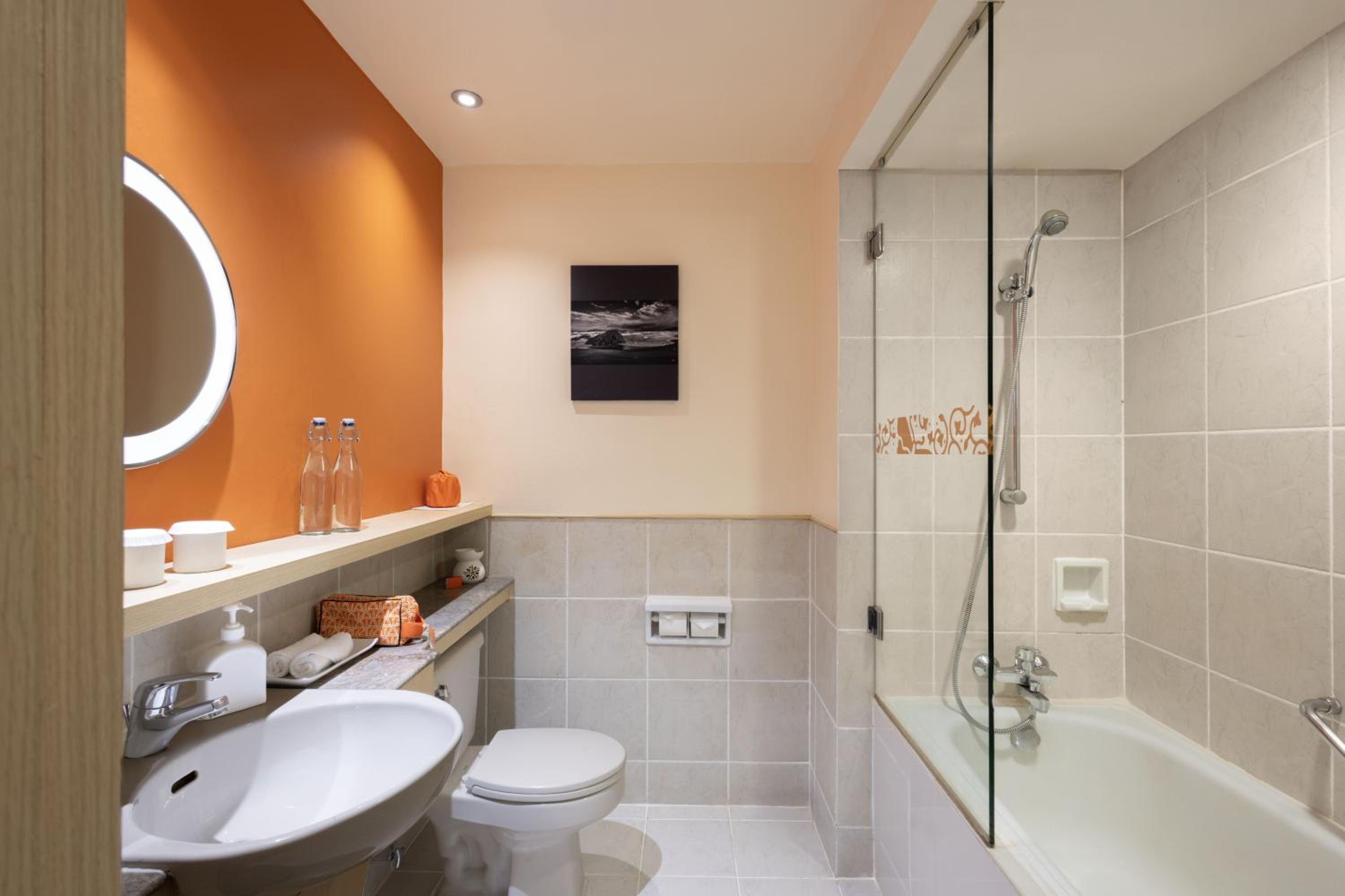 Sea Breeze Room – Queen - Free Return Transfer (BBT Terminal-Resort) - Photo 4
