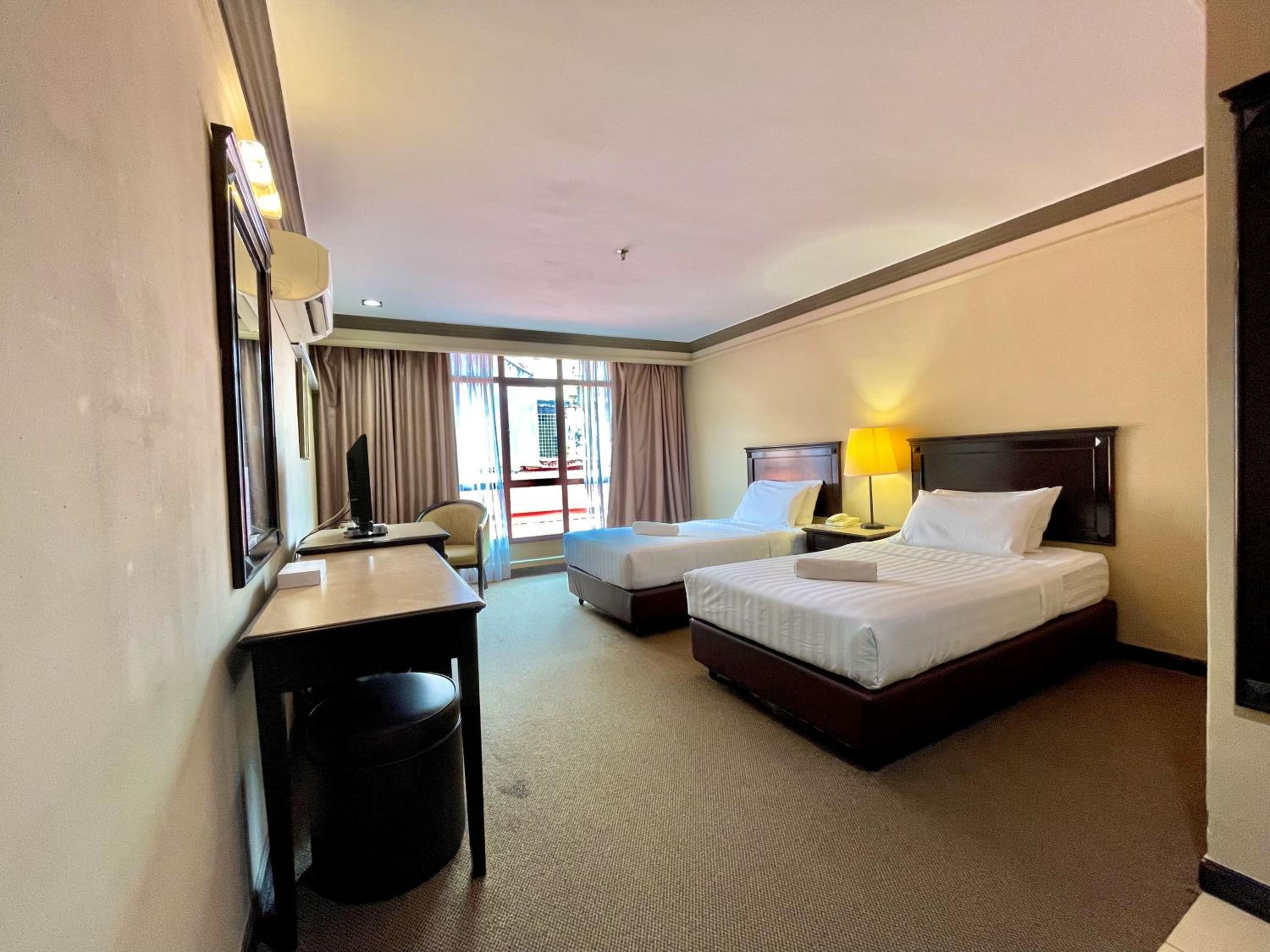 Standard Twin Room - Photo 1